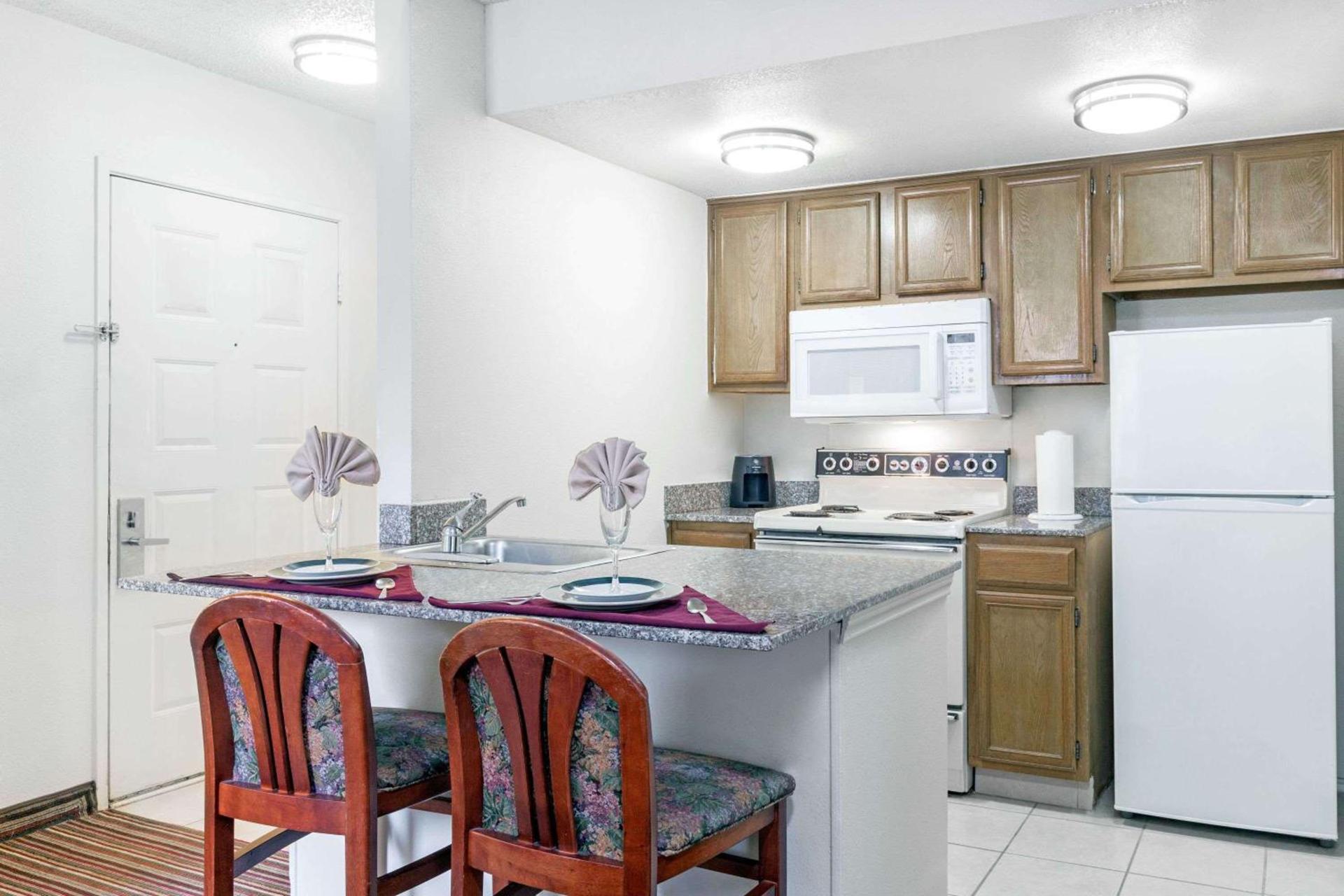 Hawthorn Extended Stay by Wyndham Richardson photo 12