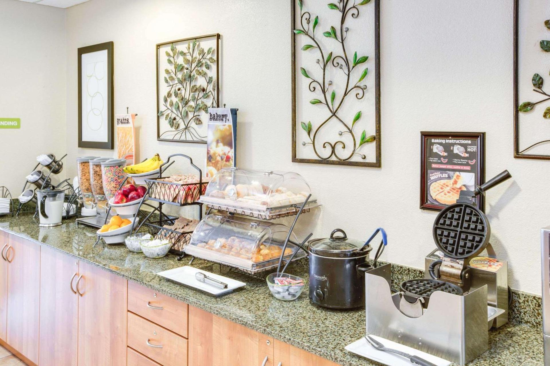 Microtel Inn & Suites by Wyndham Saraland photo 12