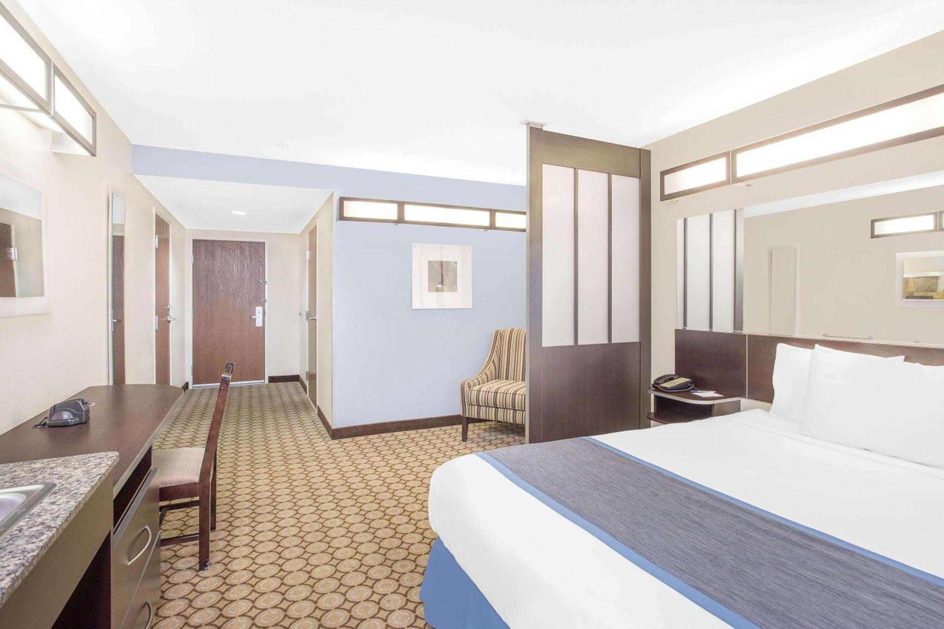 Microtel Inn and Suites San Angelo photo 12