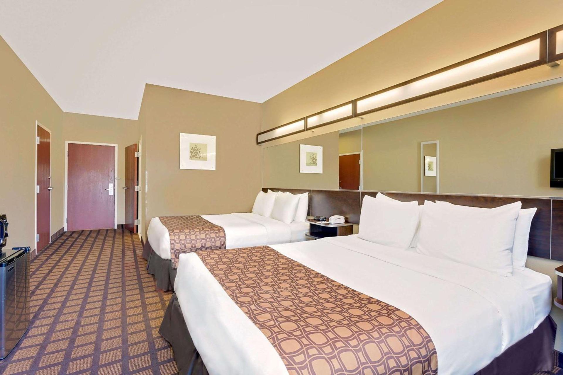 Microtel by Wyndham Perry National Fairground Area I-75 photo 6