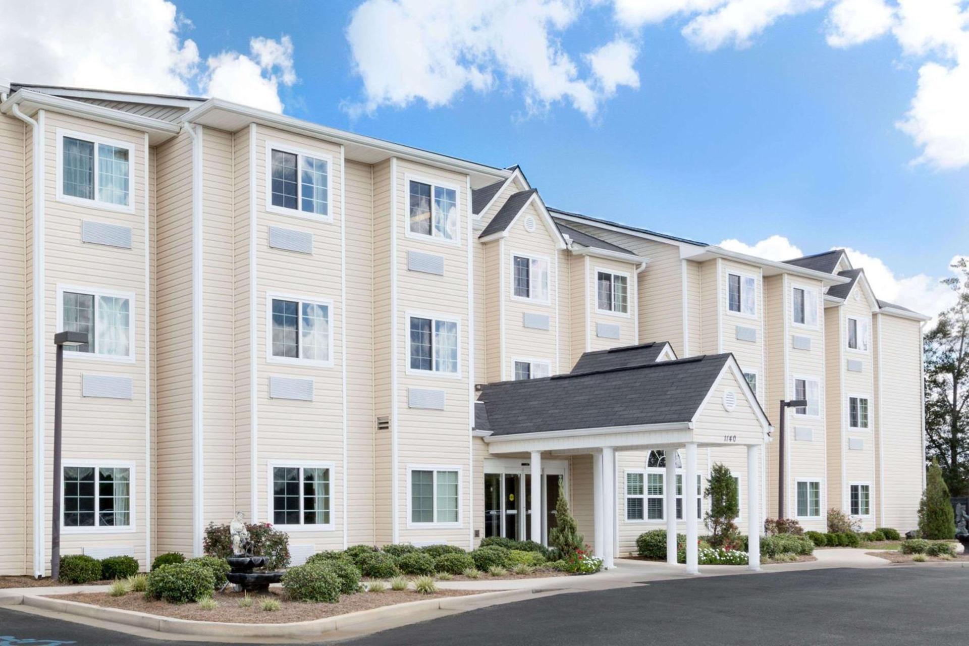 Microtel Inn & Suites by Wyndham Ozark — hotel in Ozark
