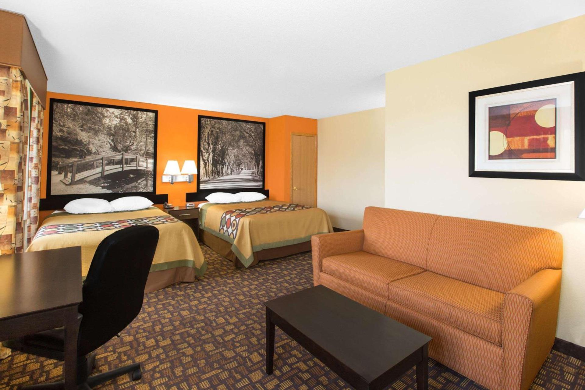 Super 8 by Wyndham Clive IA photo 14