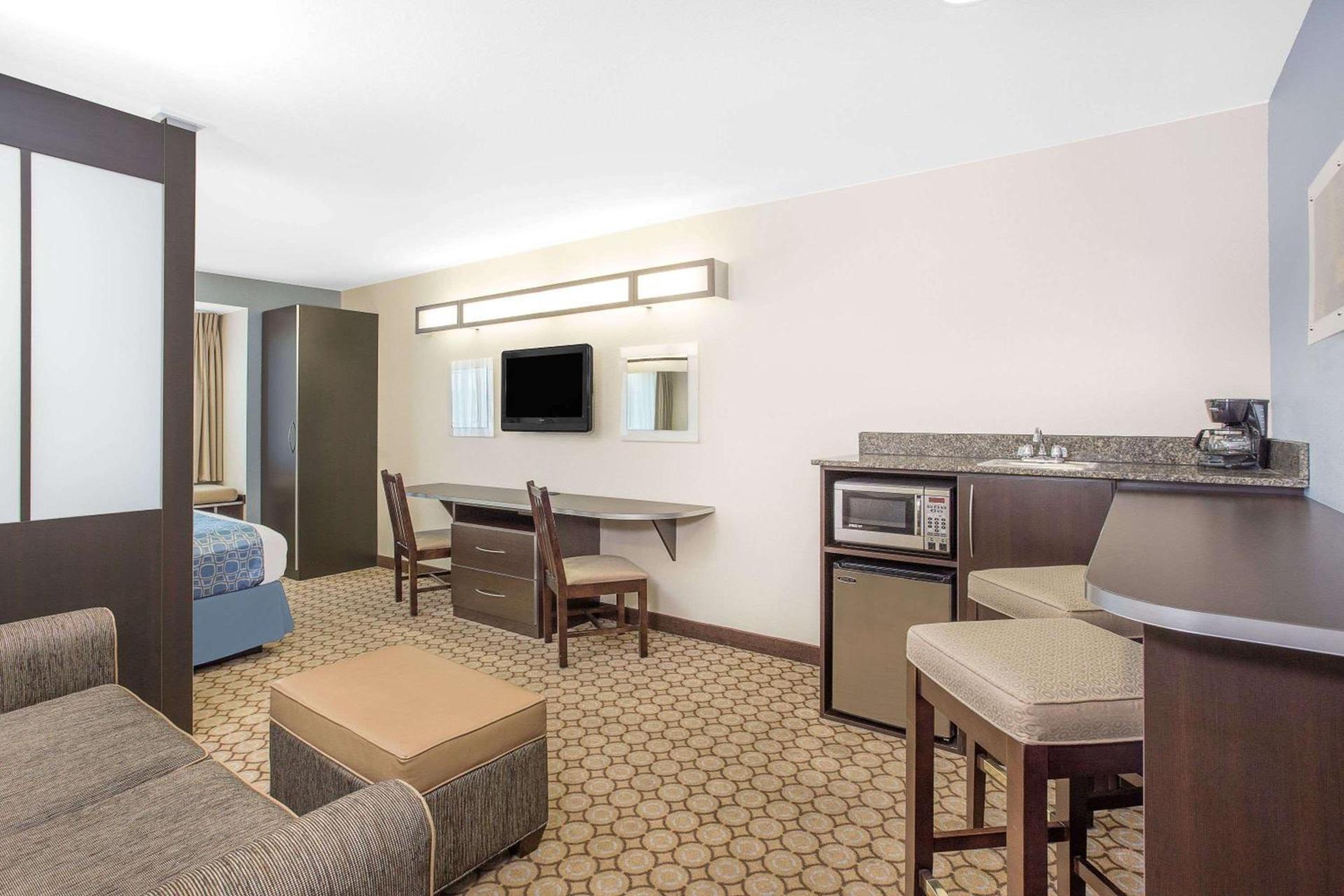 Microtel Inn and Suites San Angelo photo 11