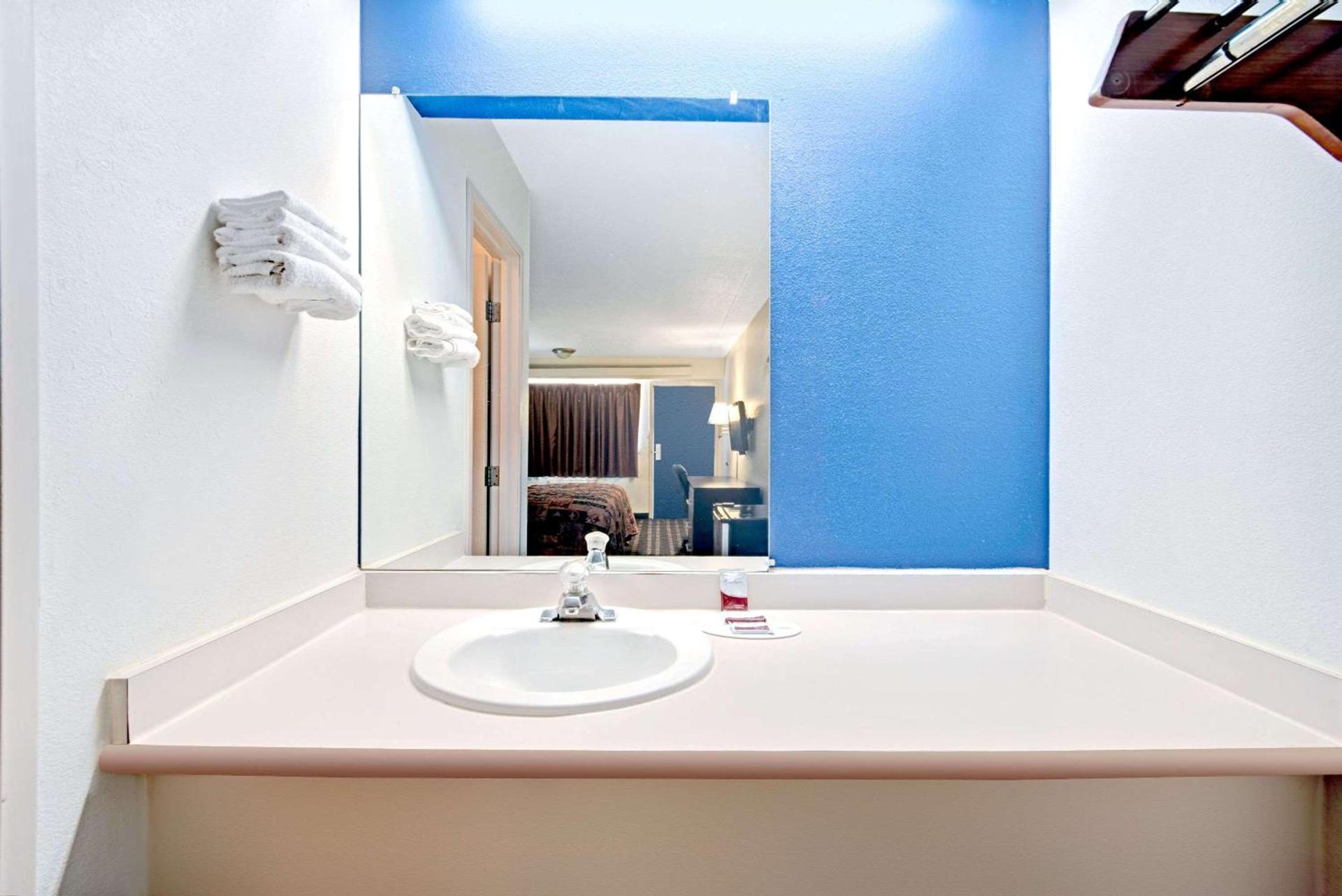 Dallas Love Field Inn photo 23