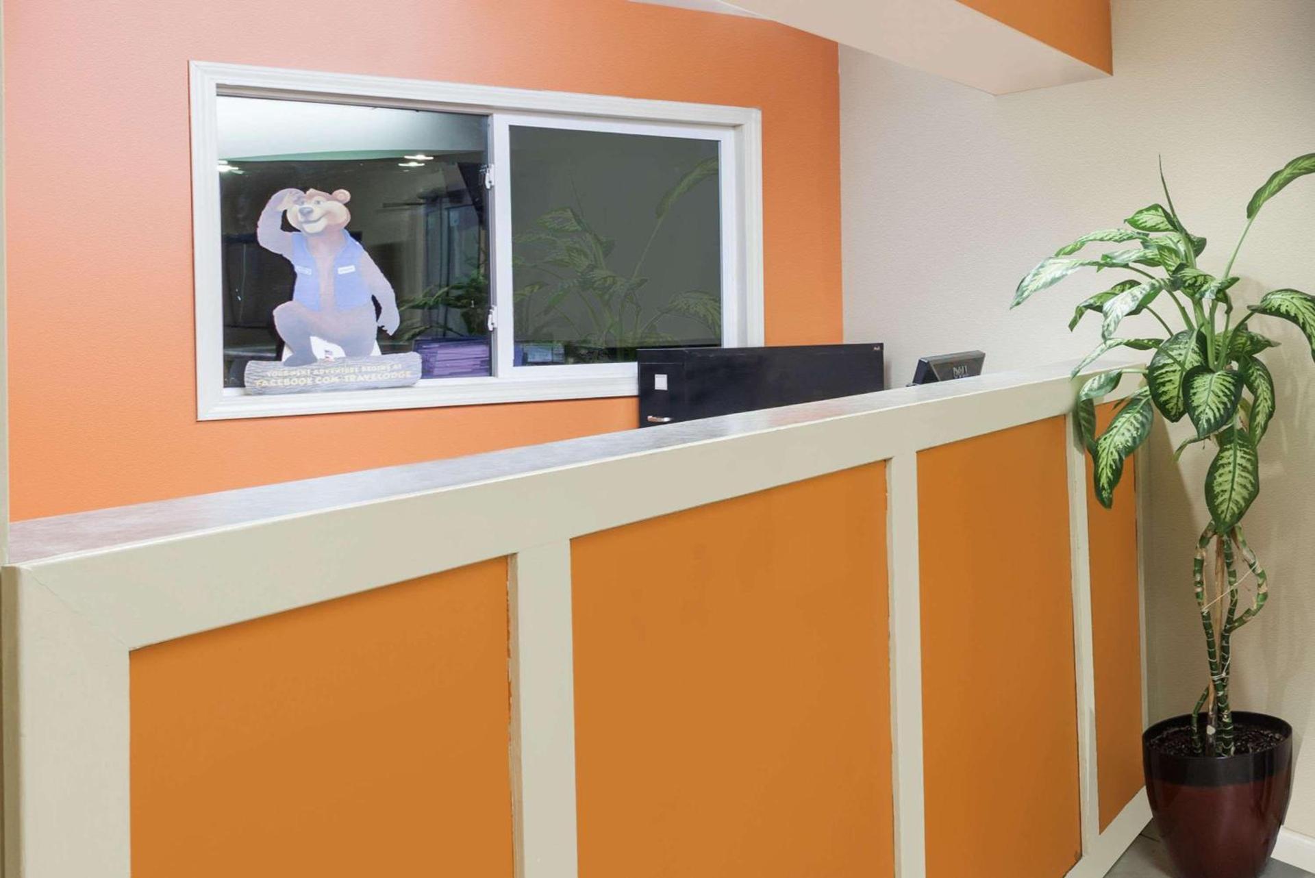 Travelodge by Wyndham Seymour photo 9