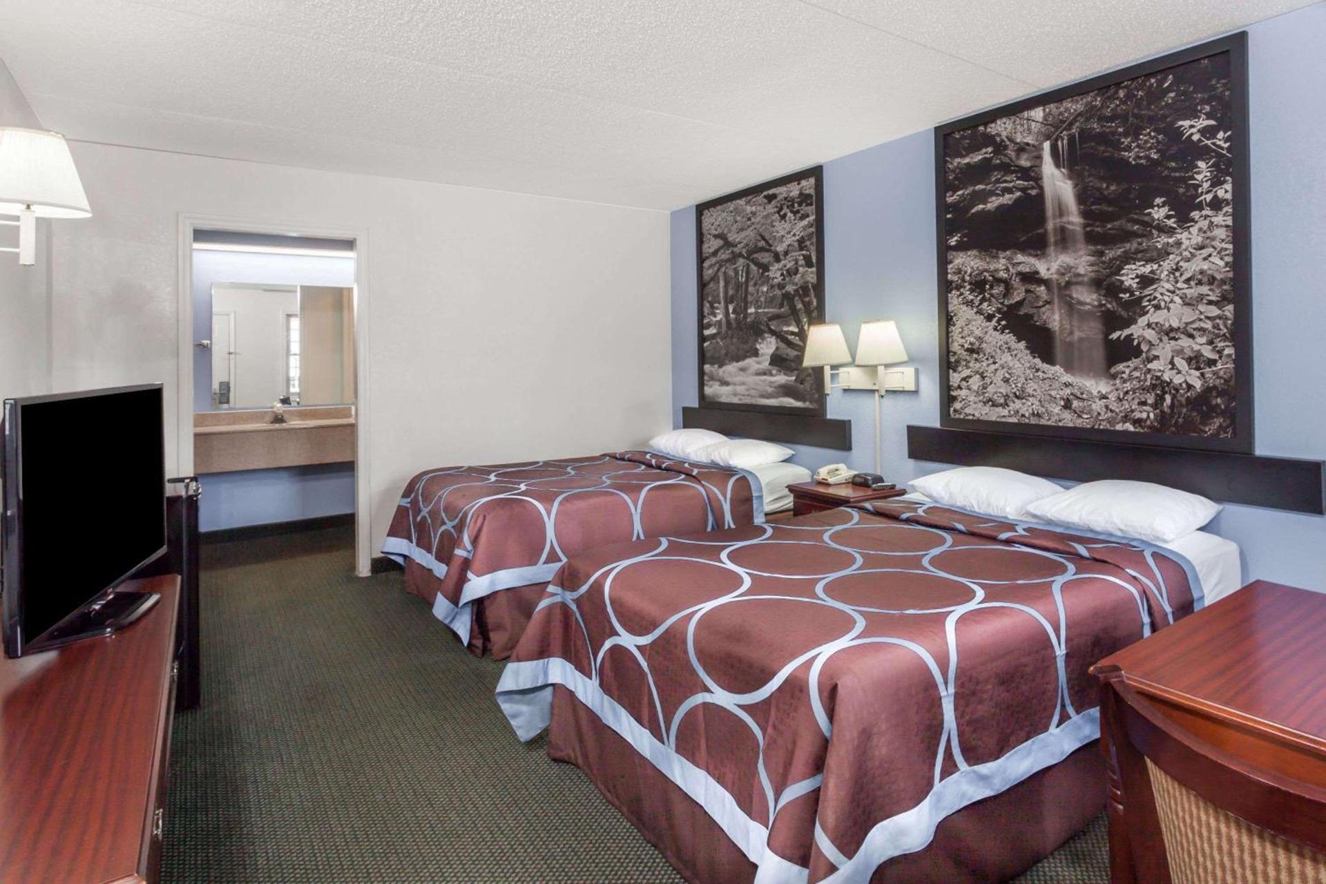 Super 8 by Wyndham Kingston photo 7