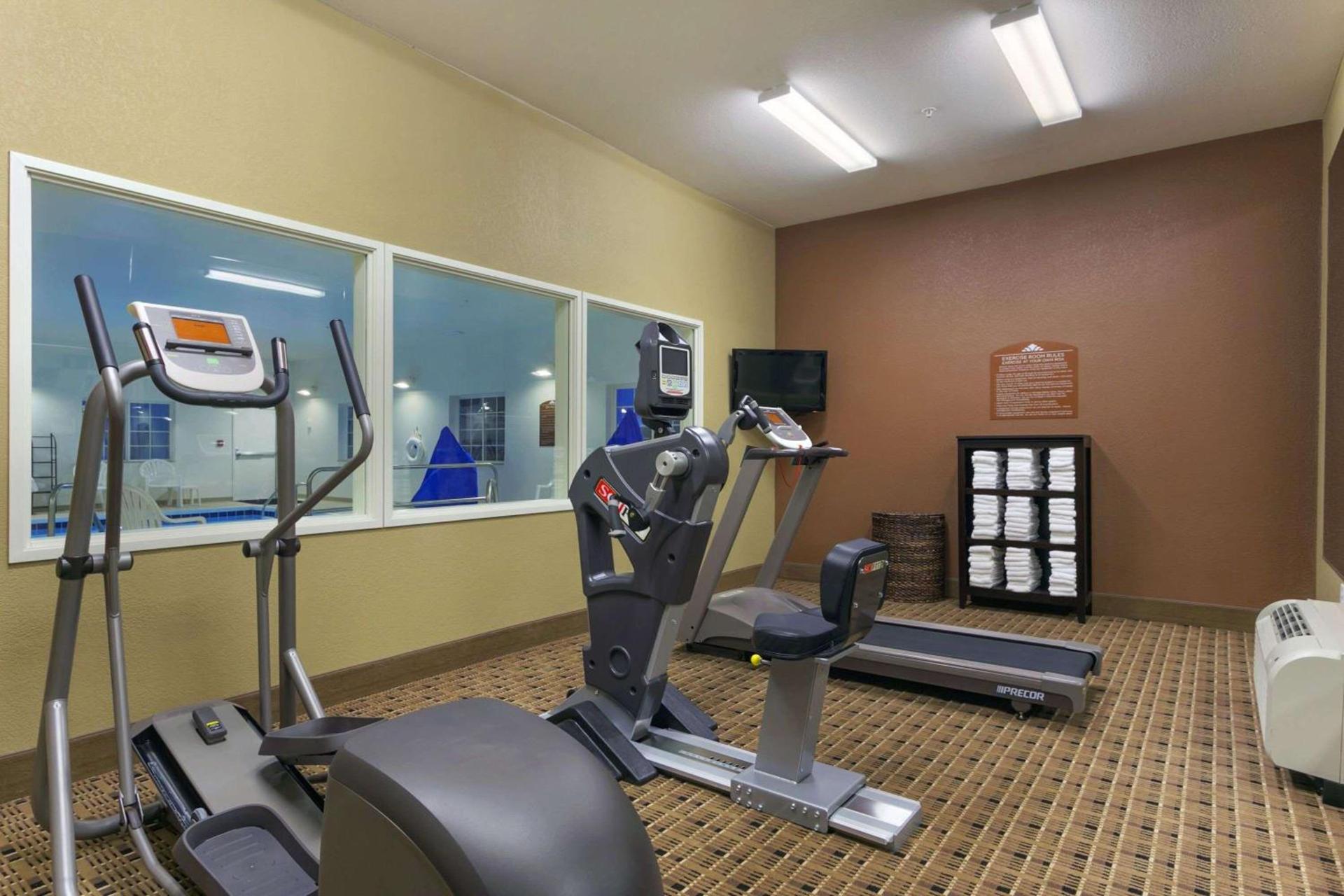 Microtel Inn & Suites by Wyndham Minot photo 4