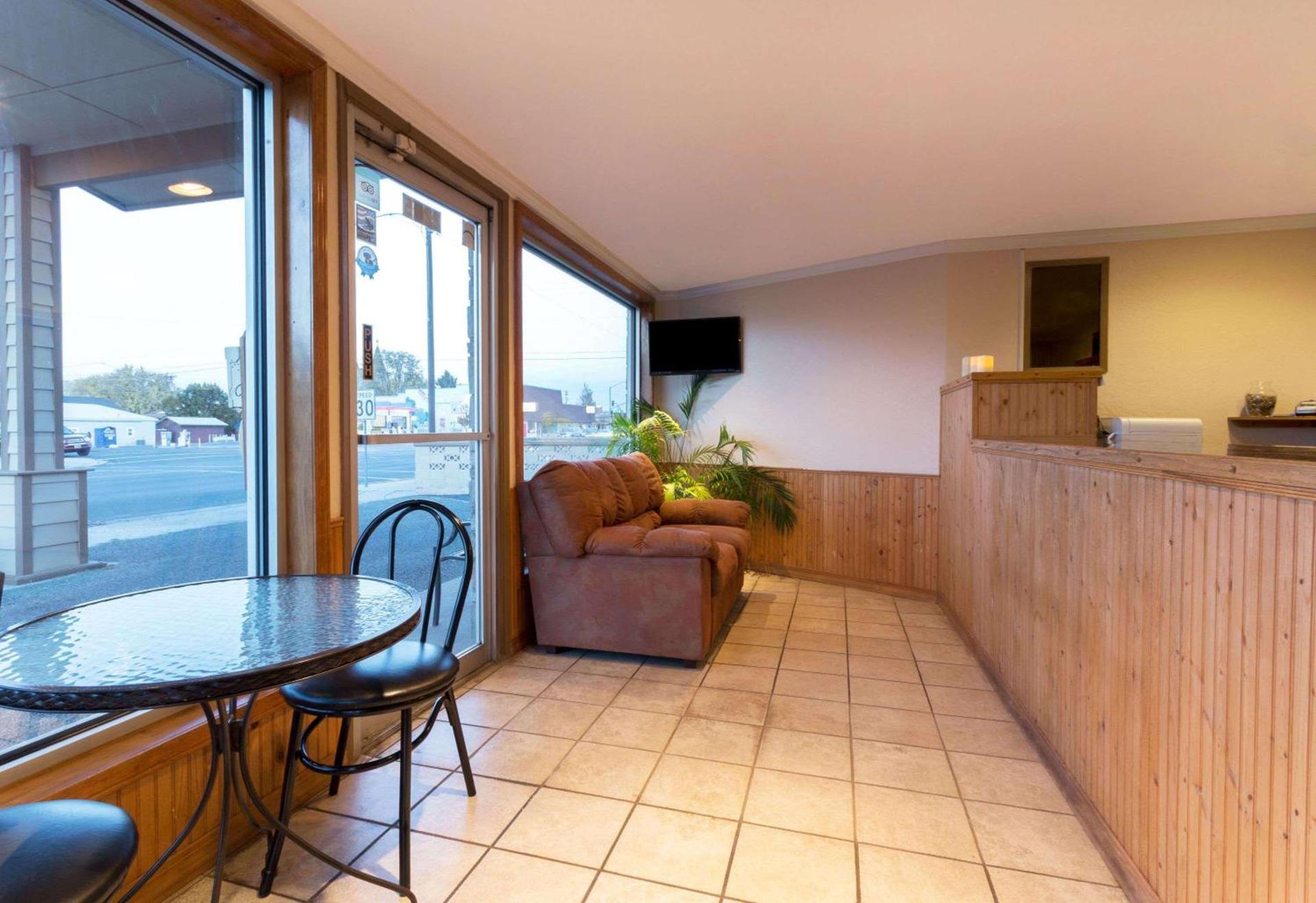 Knights Inn - Baker City photo 36