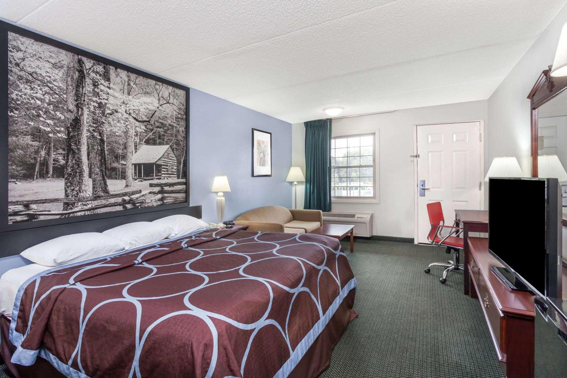 Super 8 by Wyndham Kingston photo 2