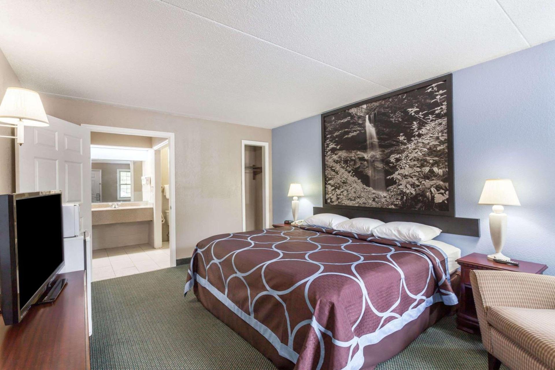 Super 8 by Wyndham Kingston photo 4