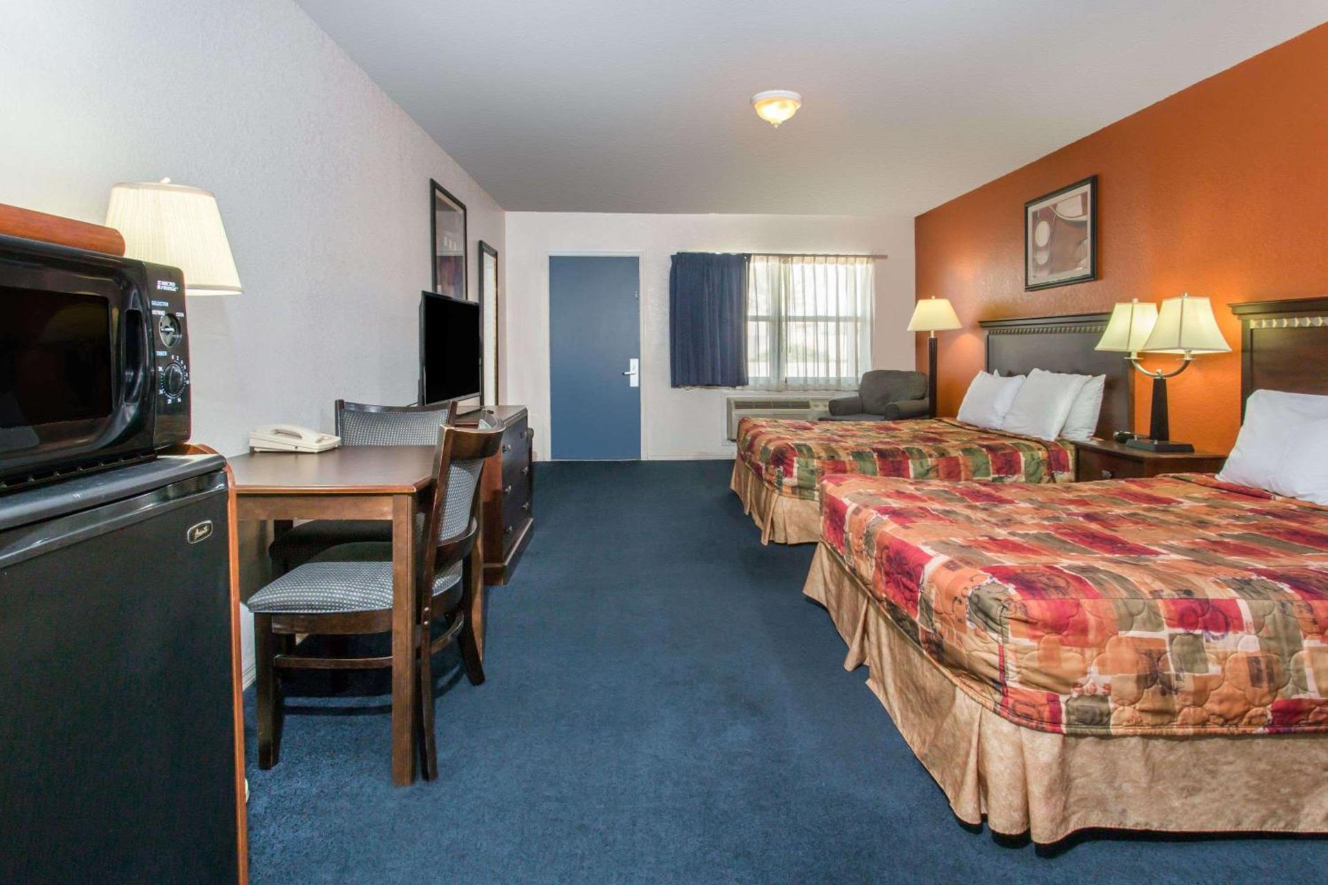 Knights Inn Arcadia photo 9