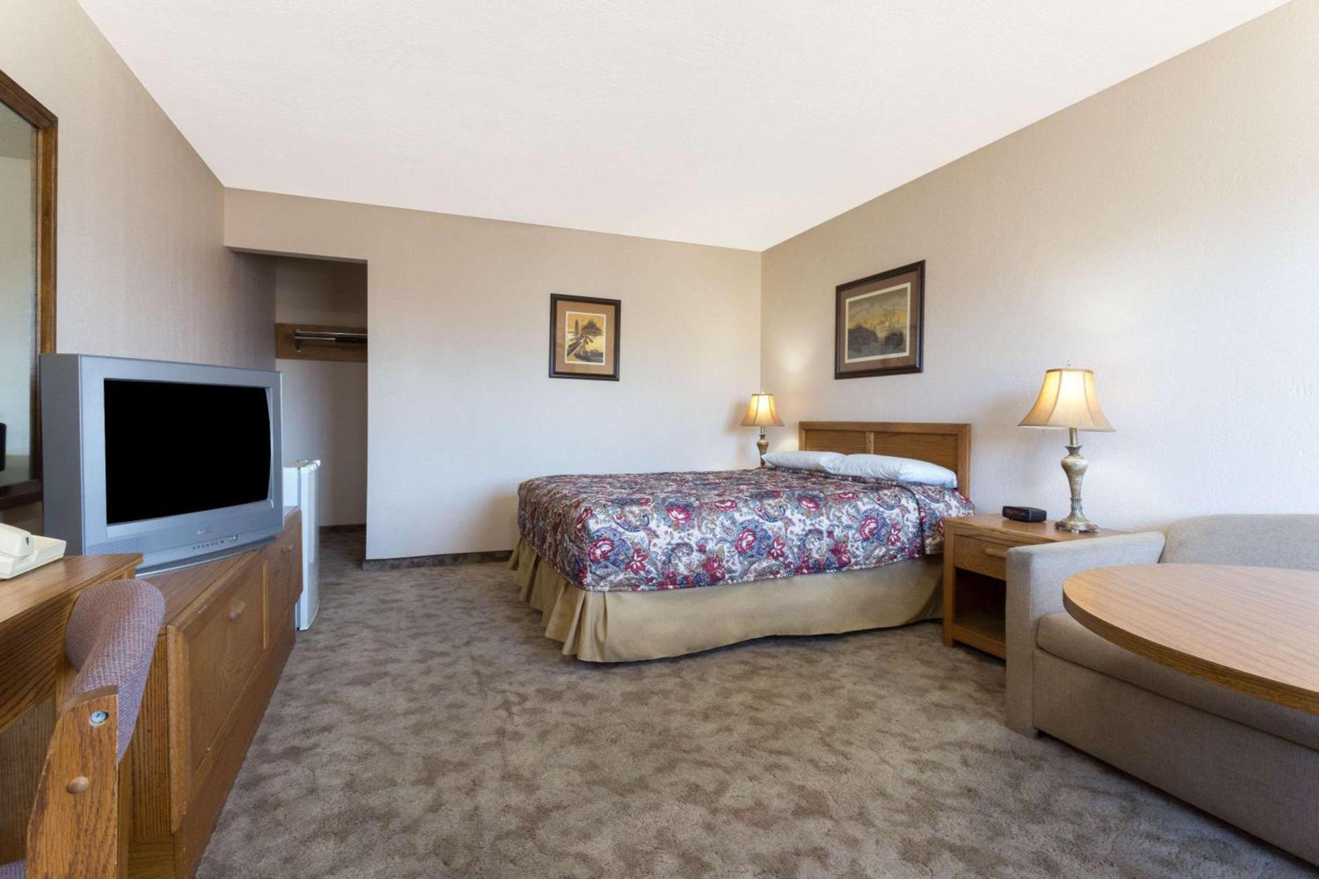 Knights Inn - Baker City photo 27