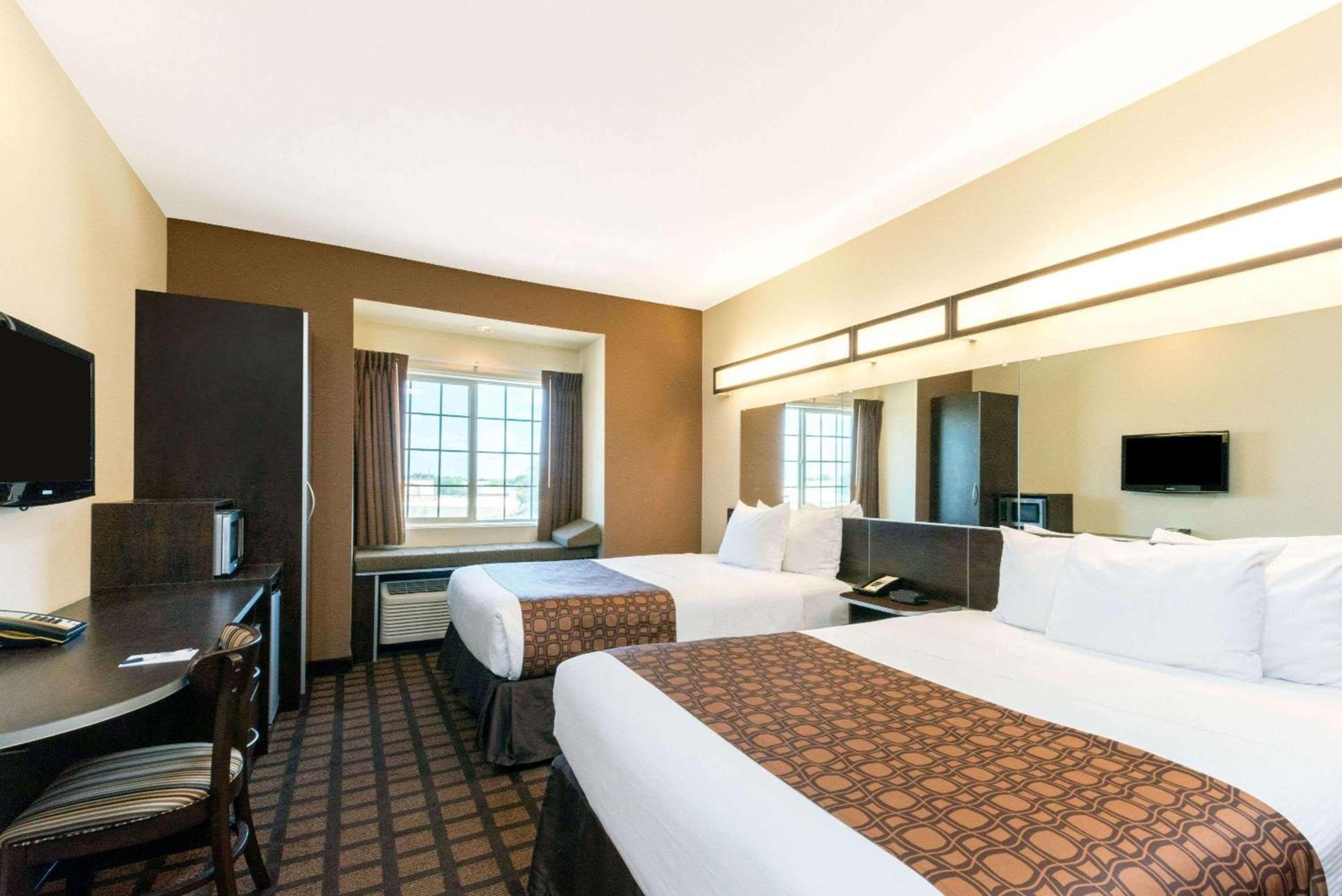 Microtel Inn and Suites Eagle Pass photo 8