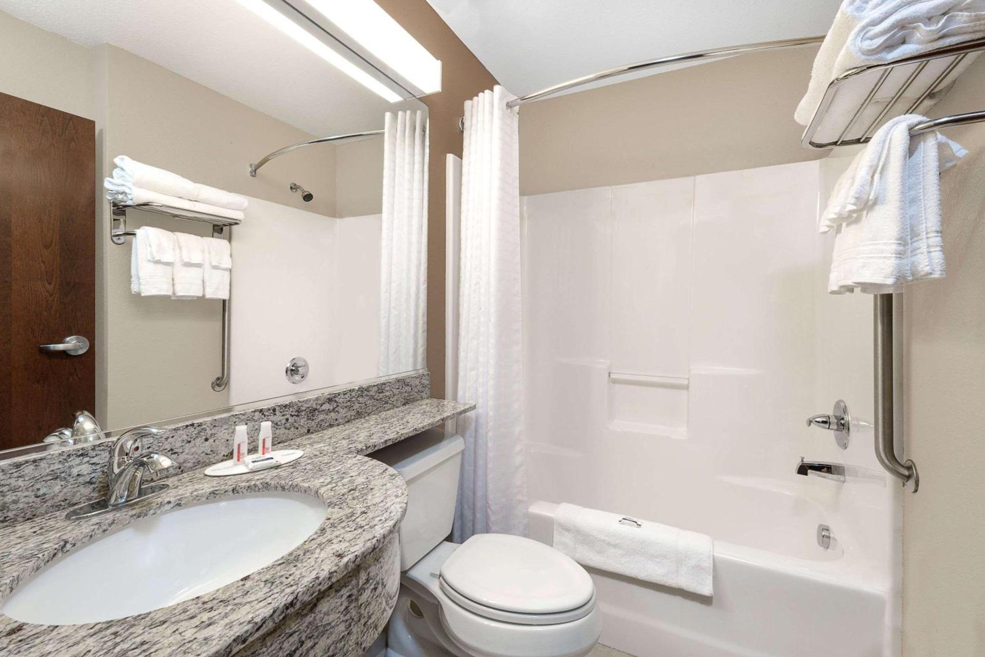 Microtel Inn & Suites by Wyndham Williston photo 12