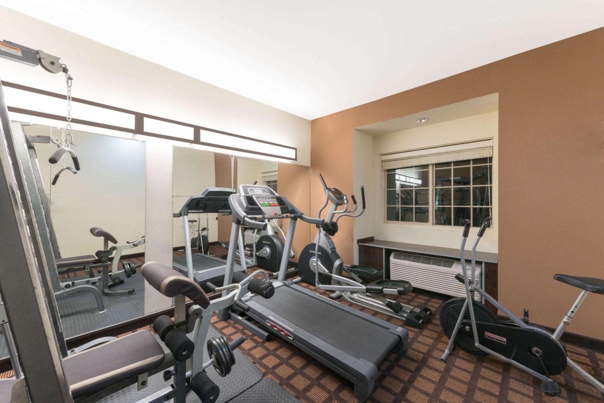 Microtel Inn and Suites Eagle Pass photo 4