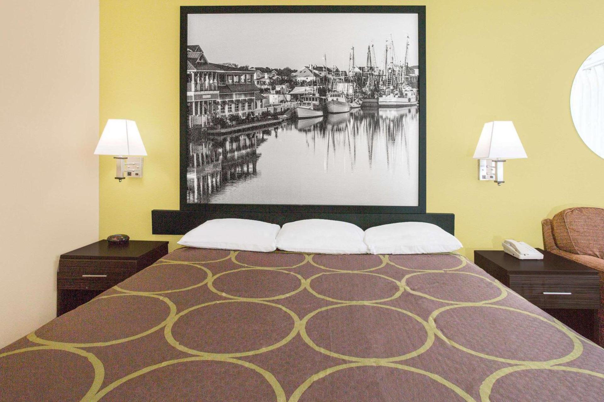 Super 8 by Wyndham Sumter photo 13