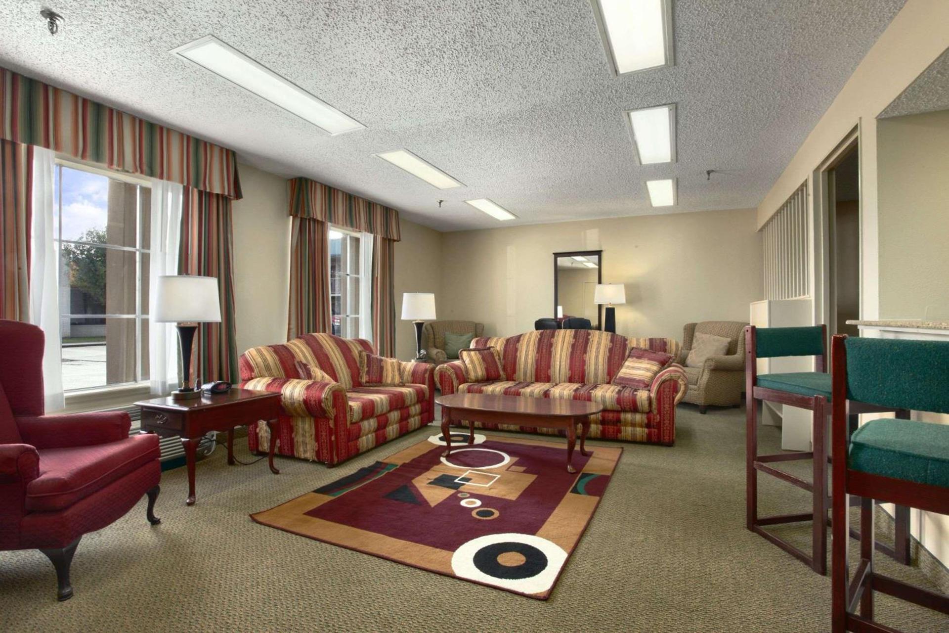 Super 8 by Wyndham New Iberia photo 5
