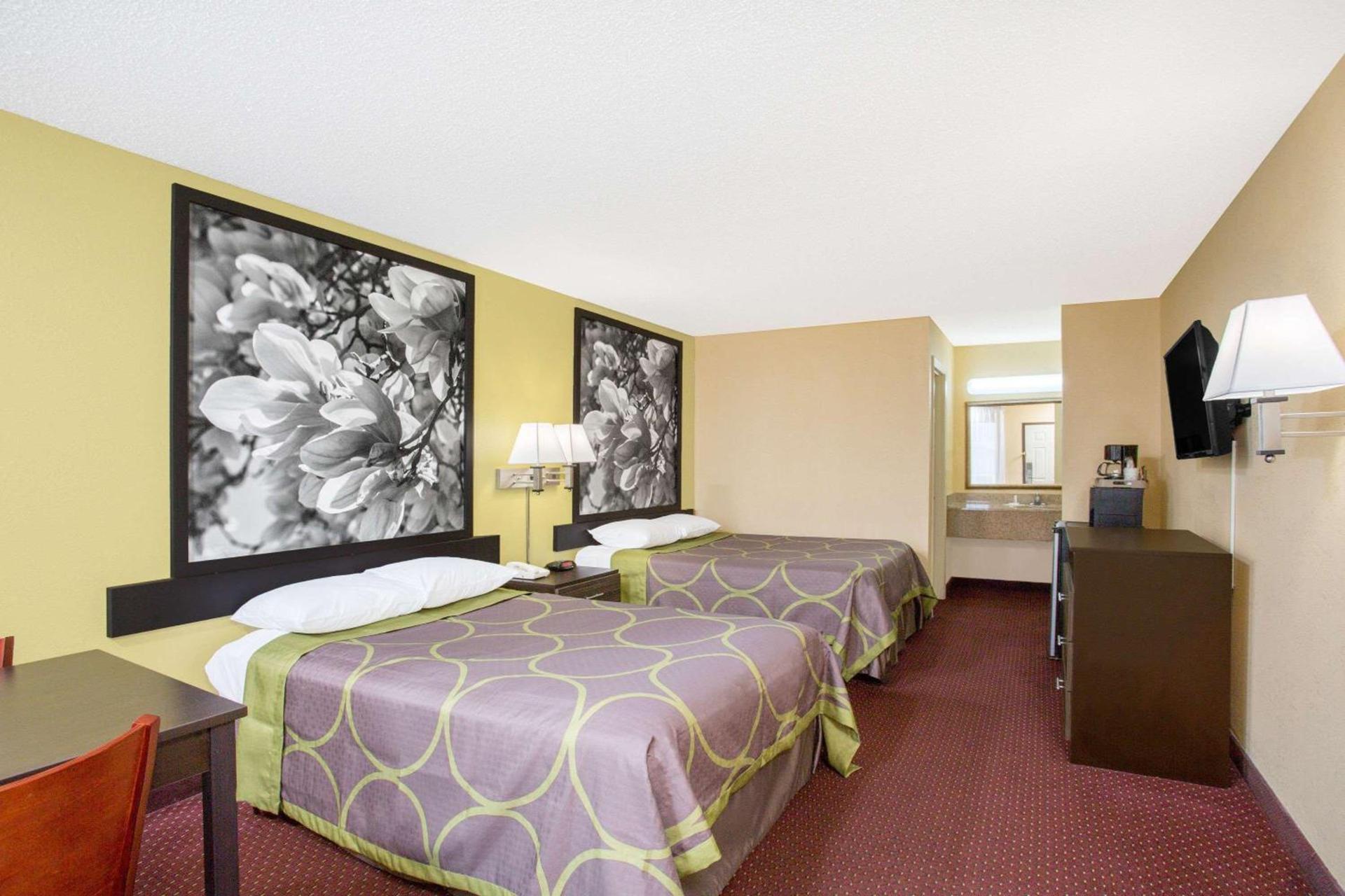 Super 8 by Wyndham Sumter photo 10