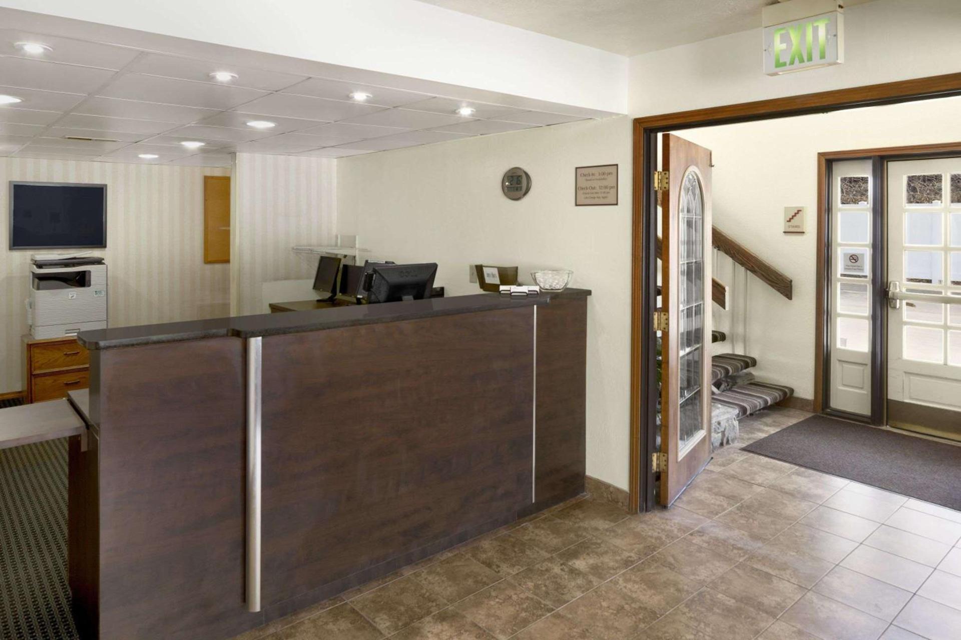 Suburban Studios photo 36