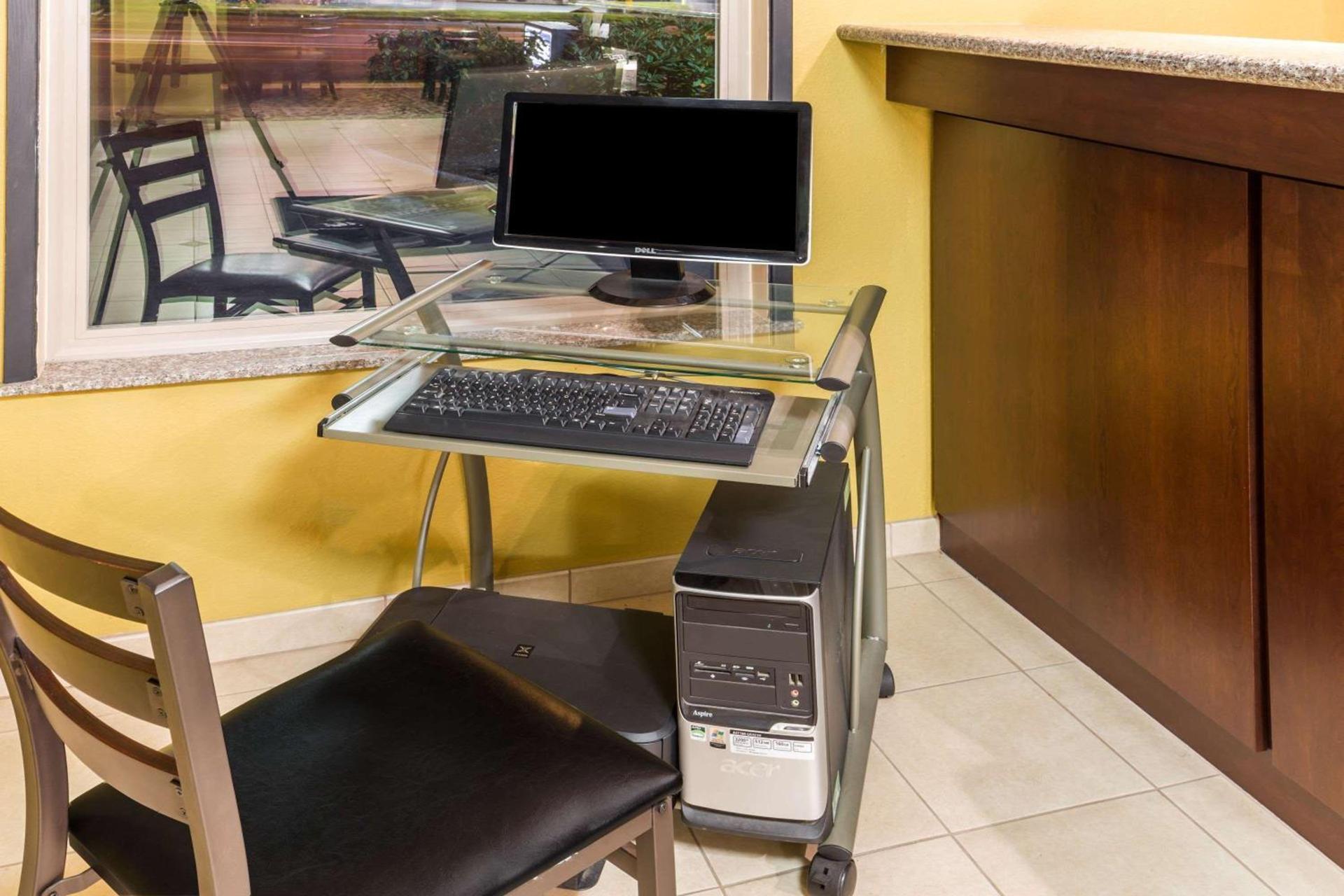 Travelodge by Wyndham Newport photo 37