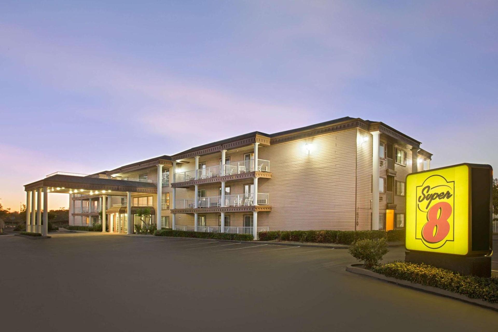 Super 8 by Wyndham Oroville photo 2