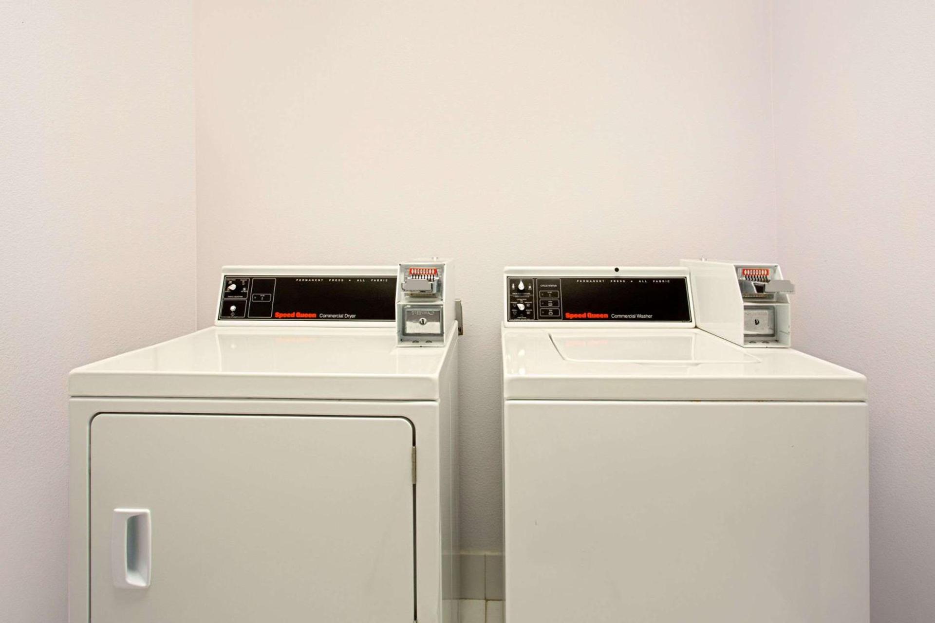 Super 8 by Wyndham Oroville photo 14