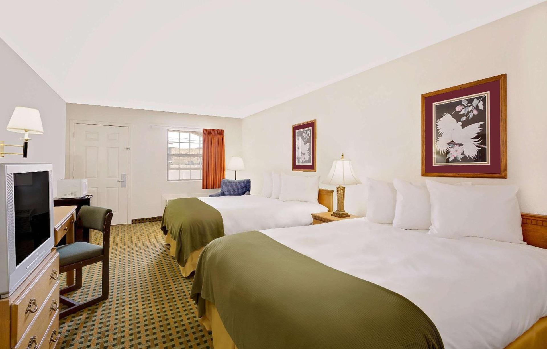 Silver Queen Inn photo 21