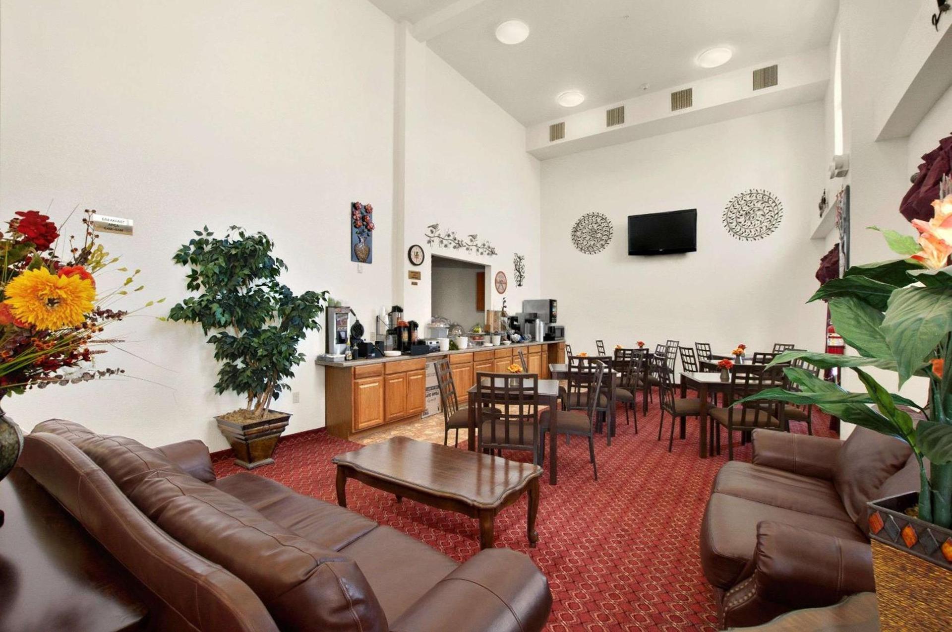 Howard Johnson by Wyndham Lubbock TX photo 31