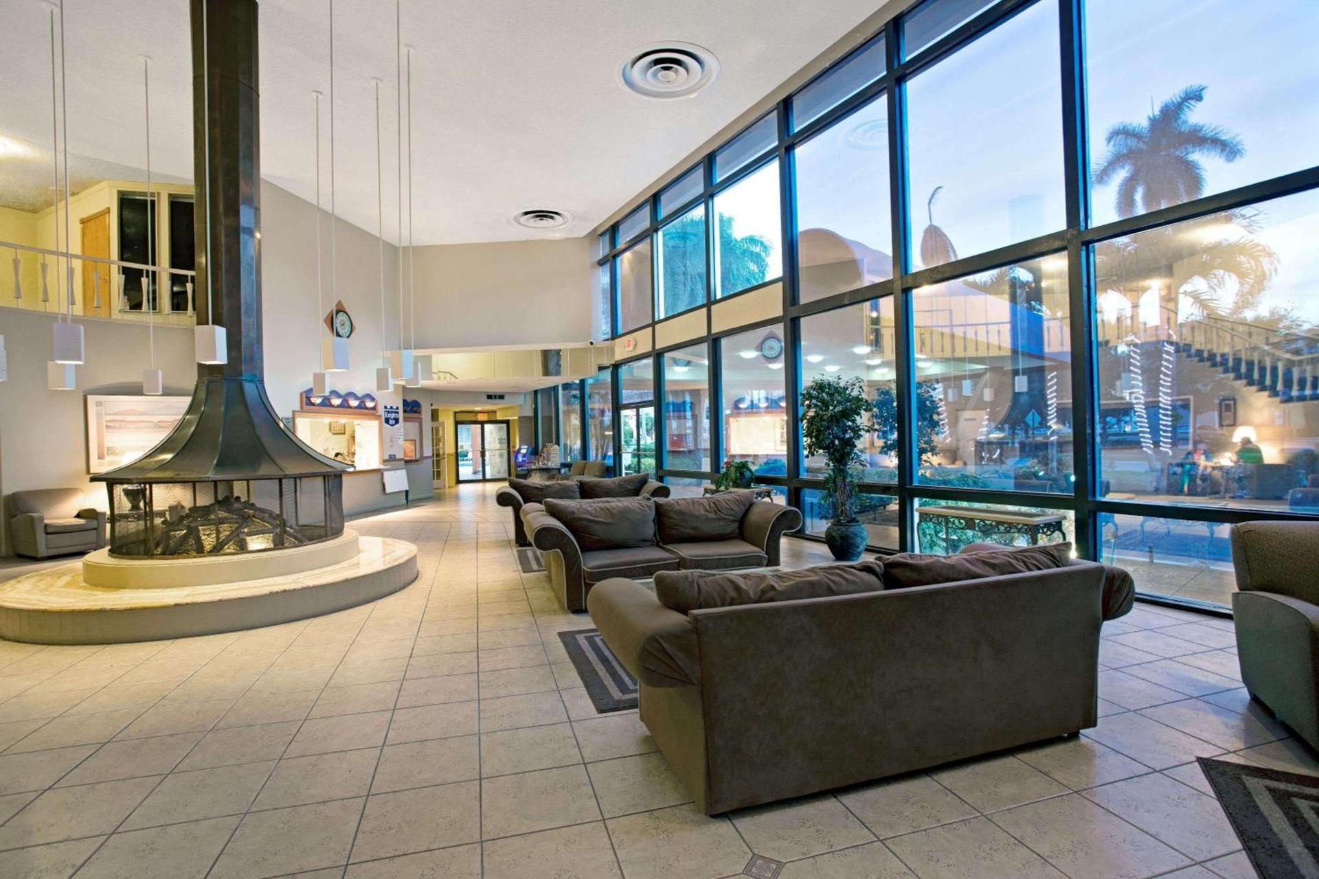 Knights Inn Hallandale photo 7