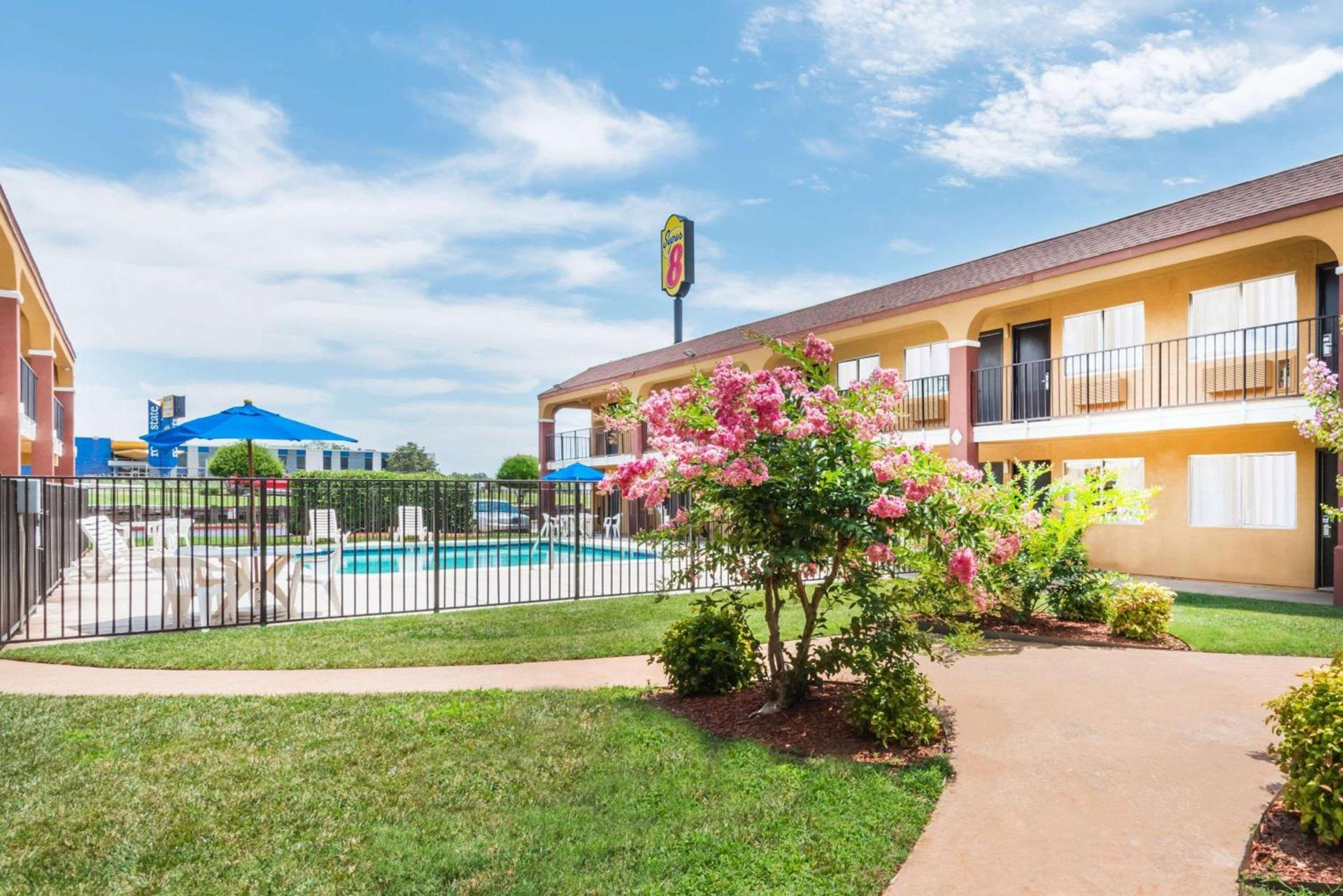 Super 8 by Wyndham Midwest City OK — hotel in Midwest City