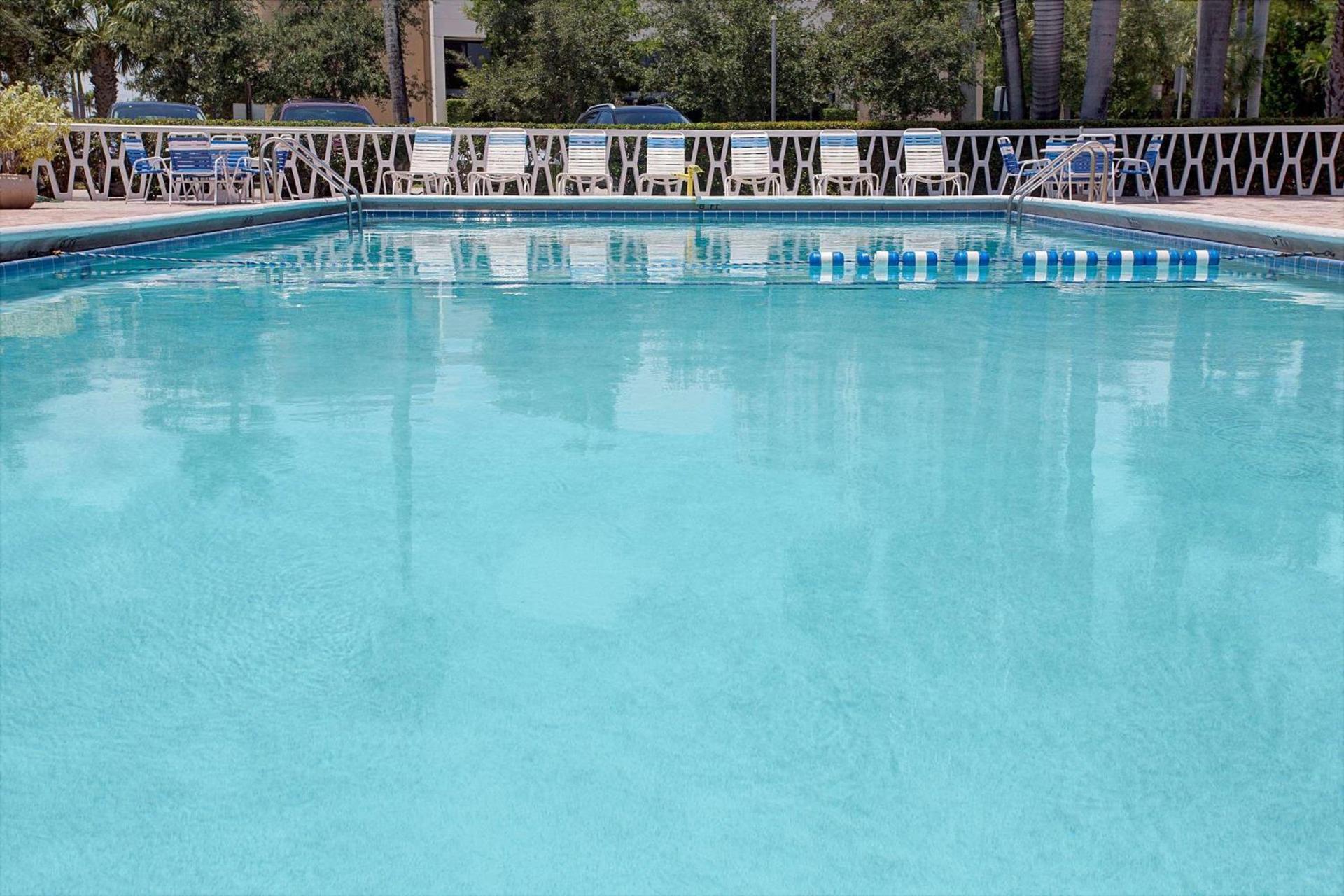 Knights Inn Hallandale photo 2