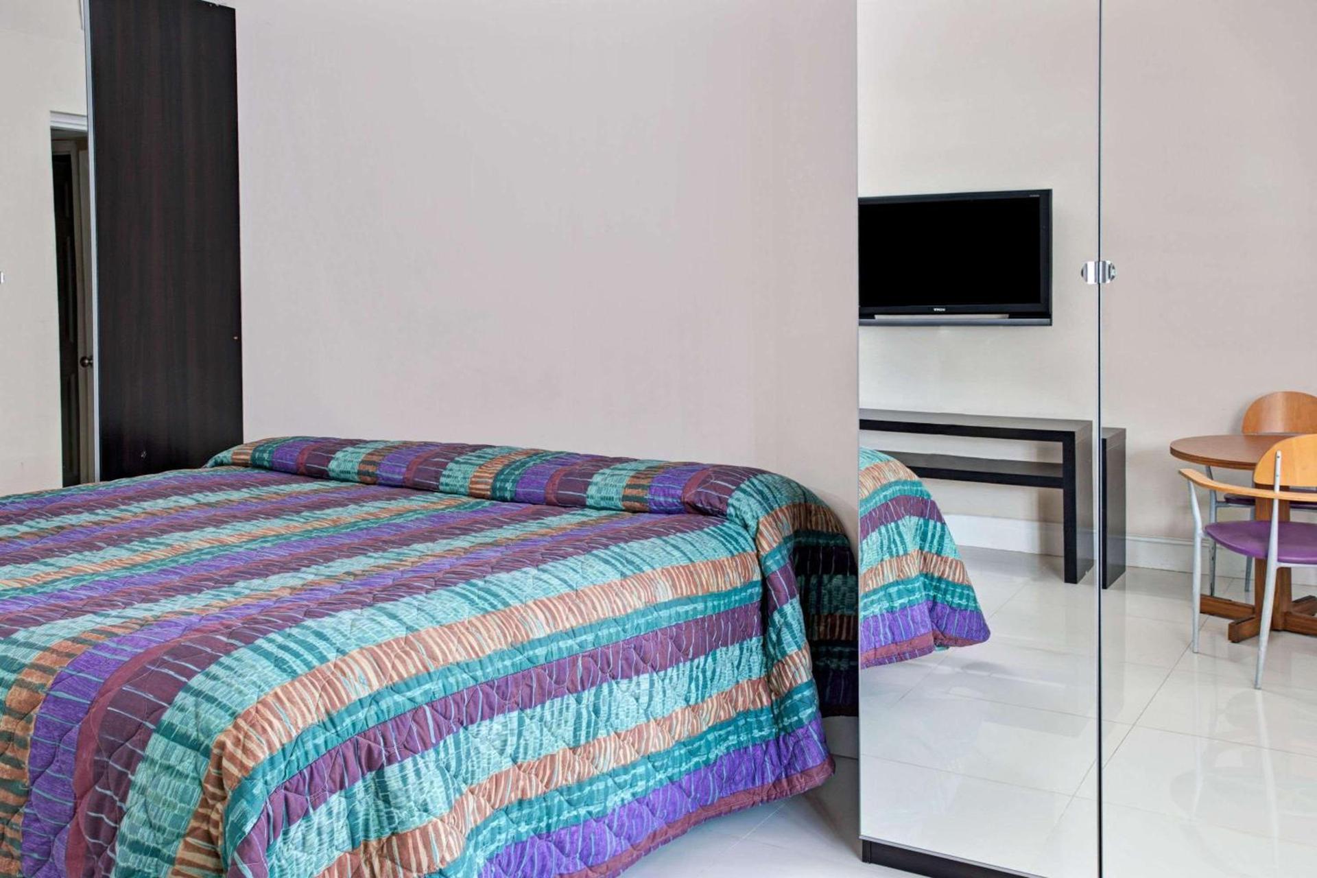 Knights Inn Hallandale photo 19