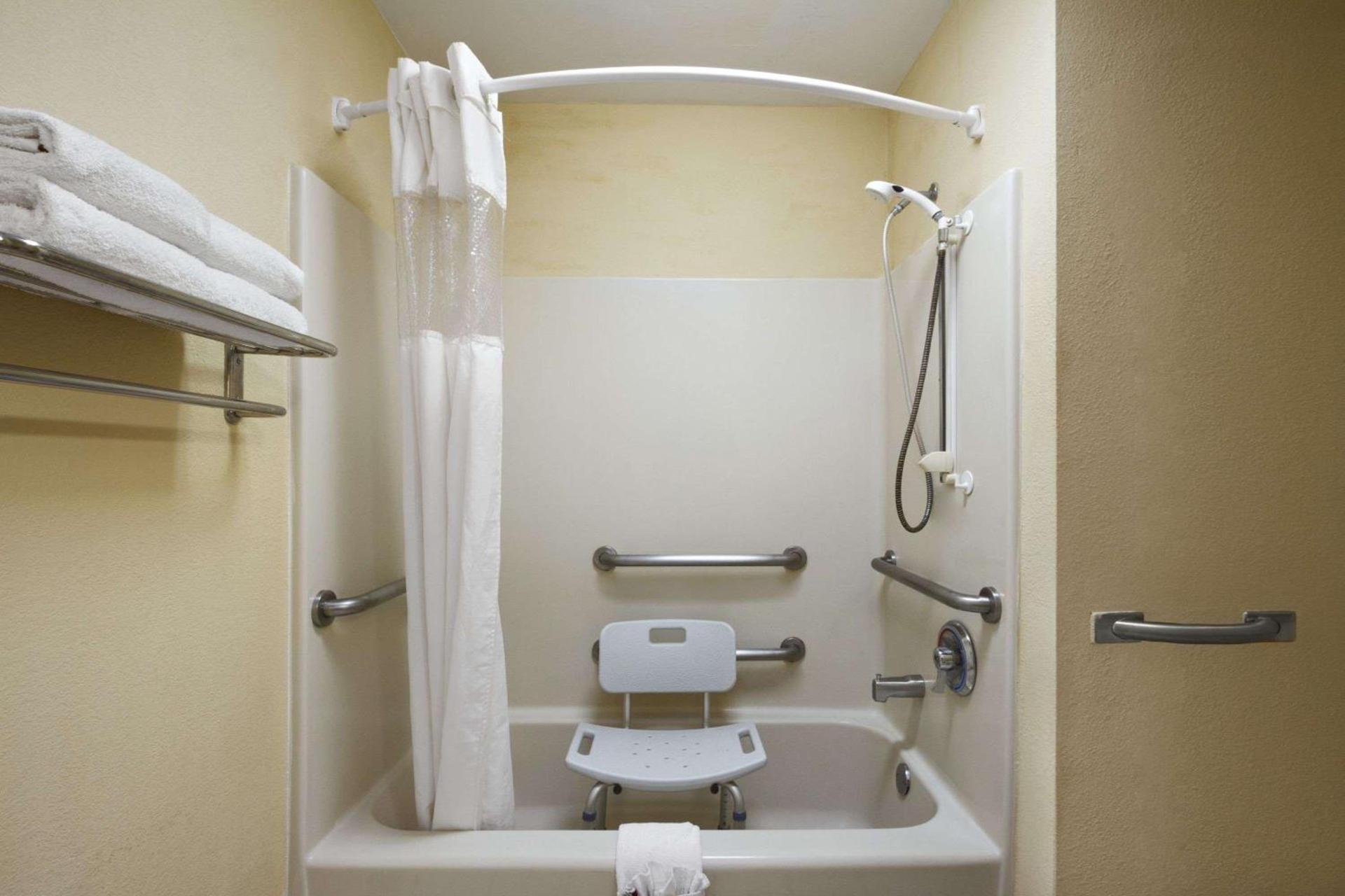 Quality Inn Covington photo 35