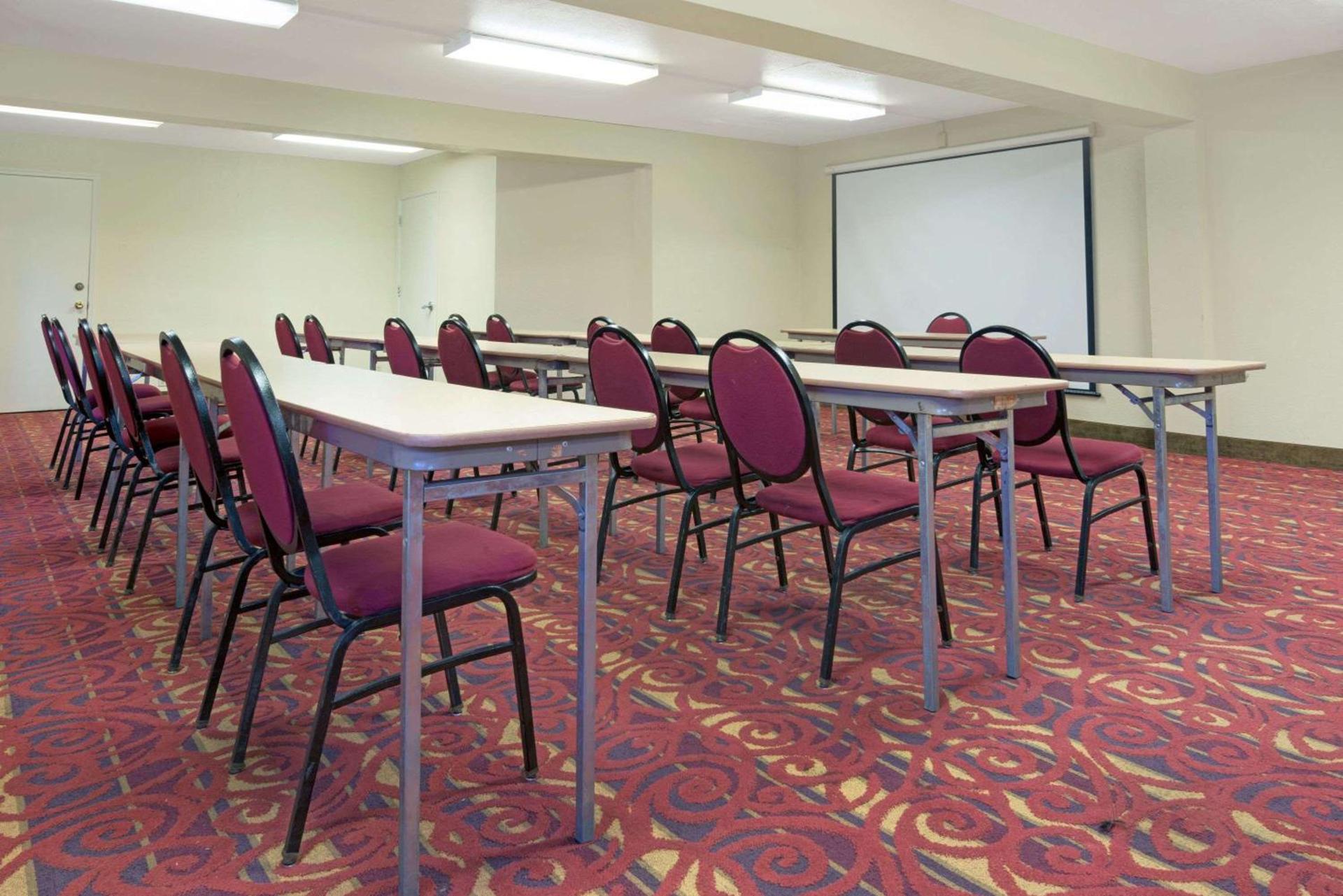 Super 8 by Wyndham El Paso Airport photo 6
