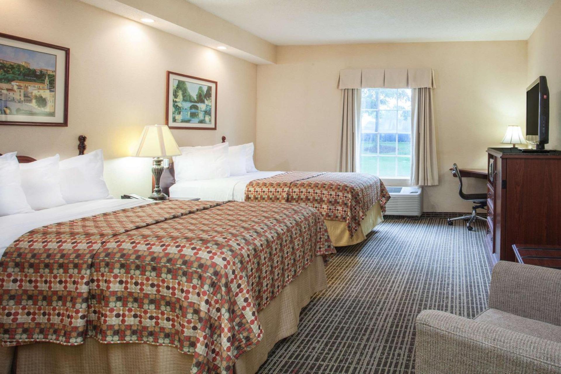 Howard Johnson by Wyndham Jackson photo 7