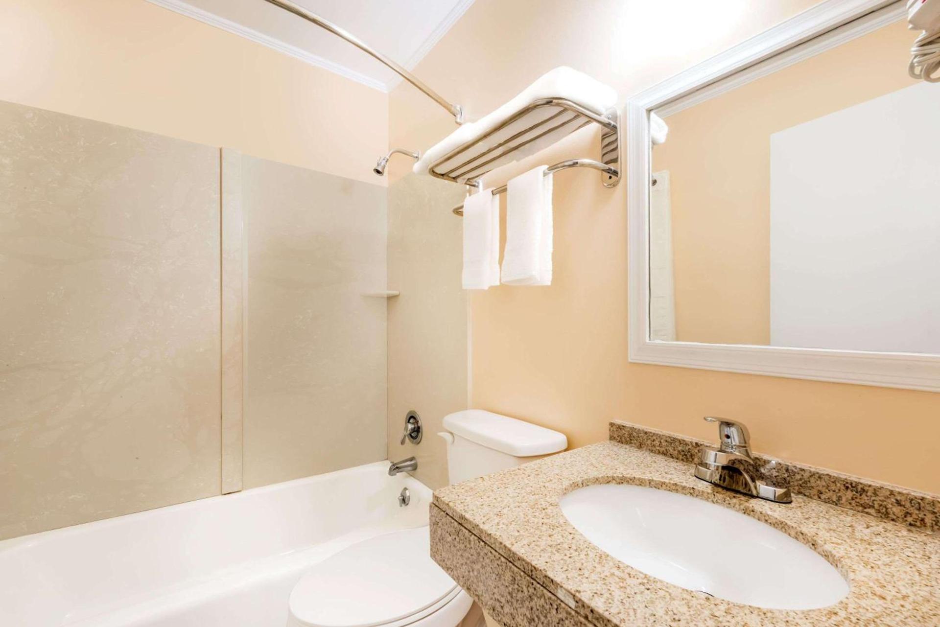 Budget Inn Mifflintown photo 23