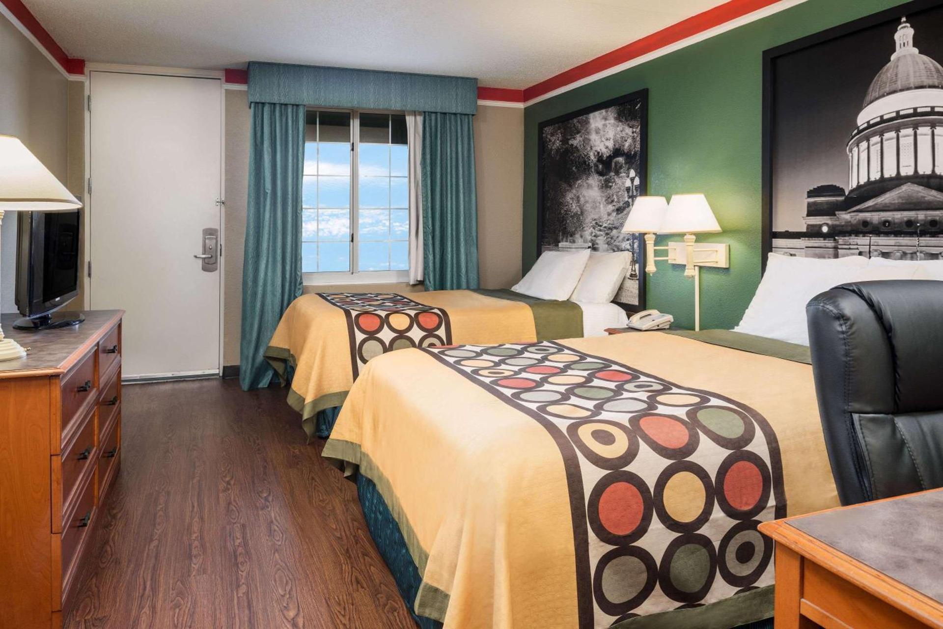 Super 8 by Wyndham Little Rock/Otter Creek photo 11