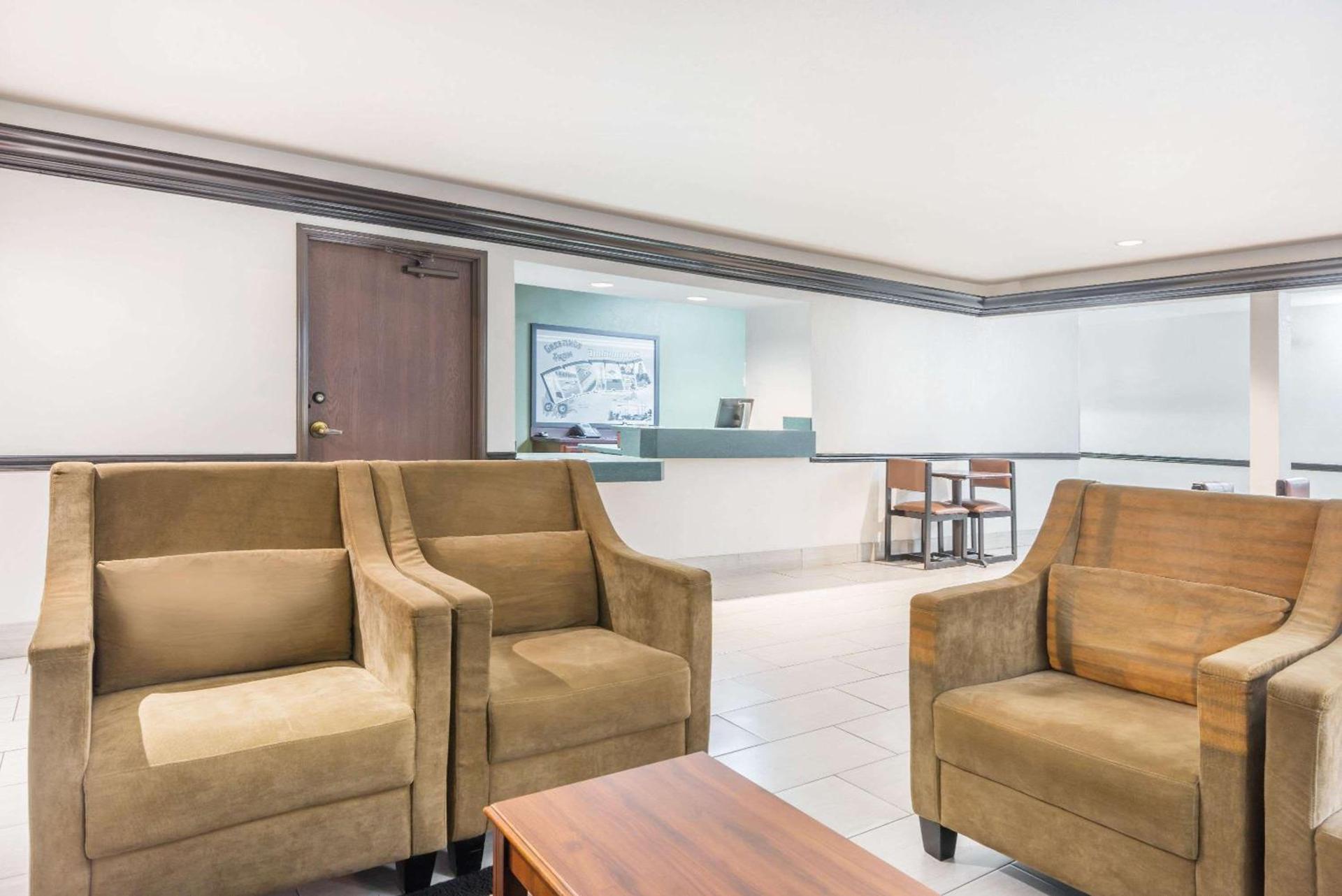 Super 8 by Wyndham Madison IN photo 3