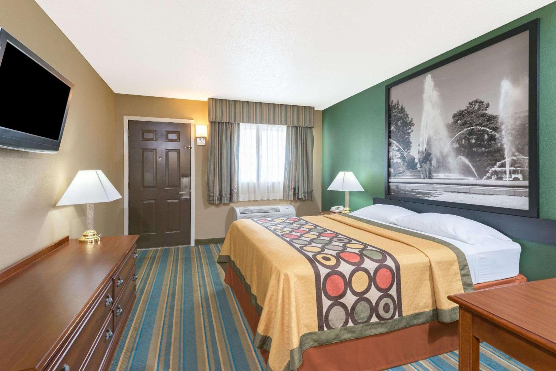 Super 8 by Wyndham Greencastle photo 5