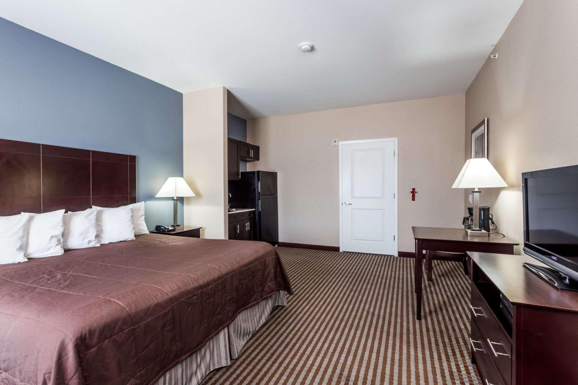 Atria Inn & Suites photo 22