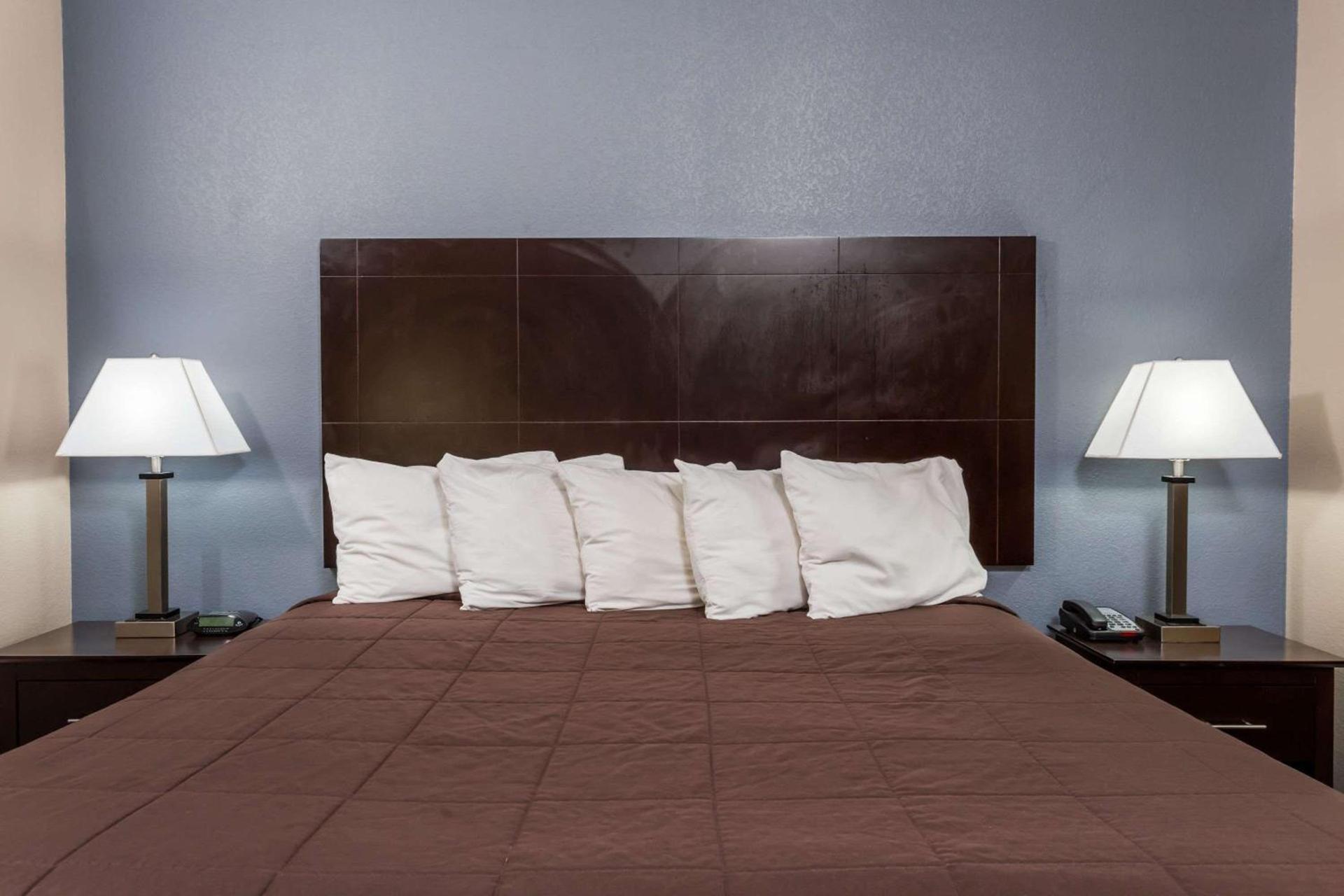 Atria Inn & Suites photo 24