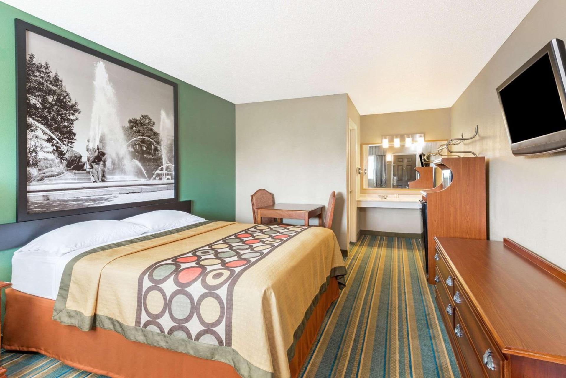 Super 8 by Wyndham Greencastle photo 9
