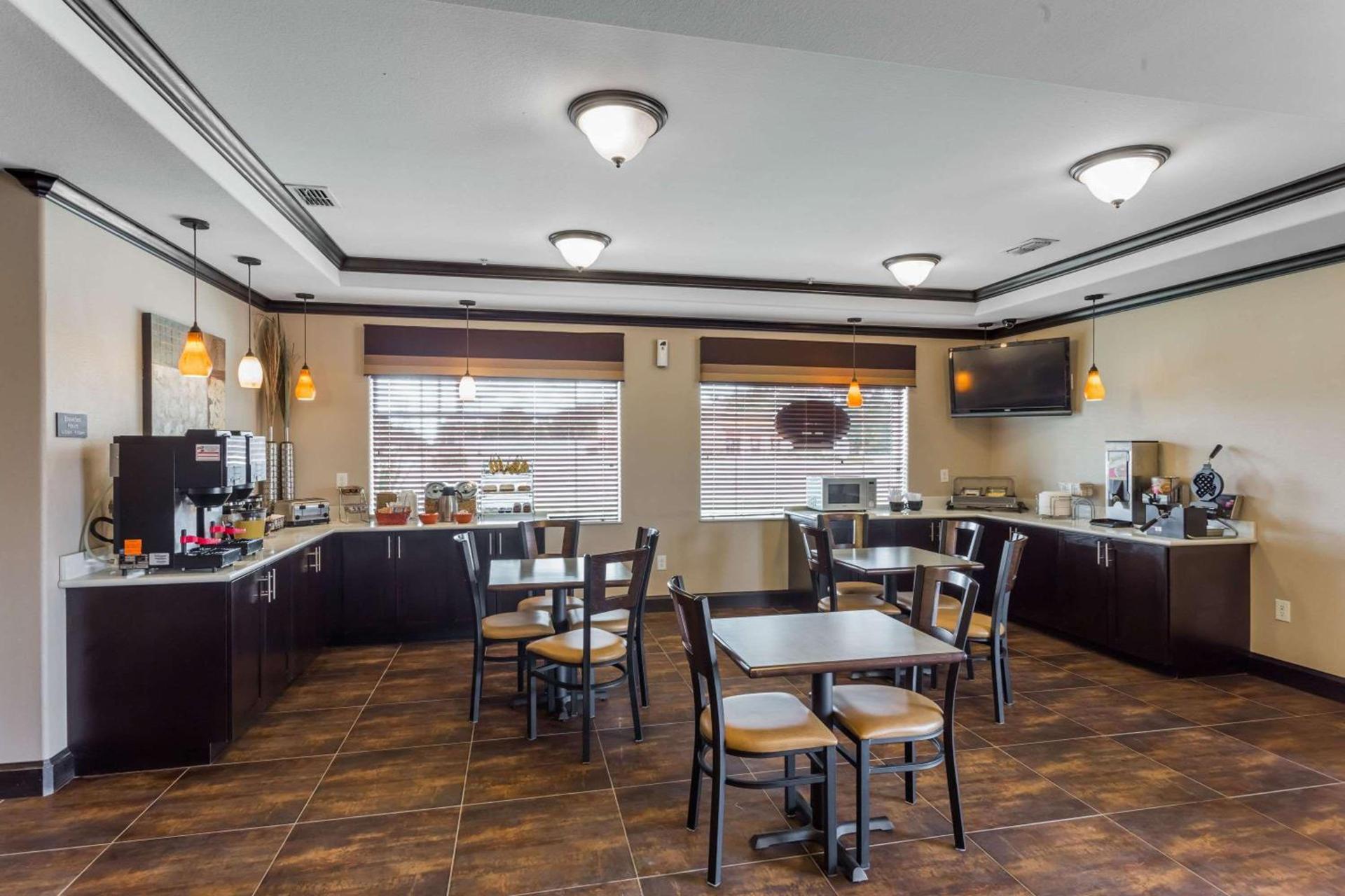 Atria Inn & Suites photo 26