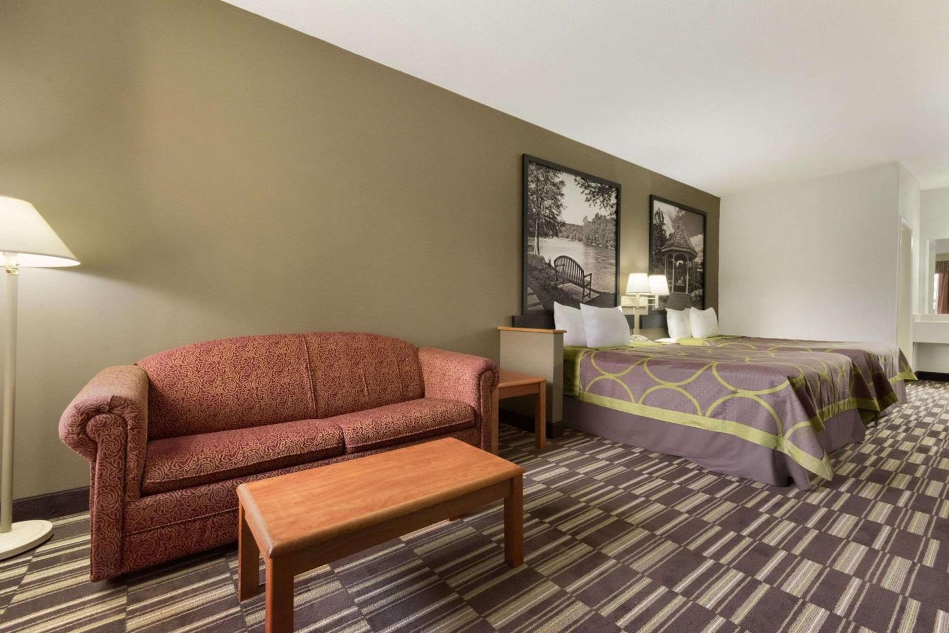 Super 8 by Wyndham Chatsworth/Dalton photo 14