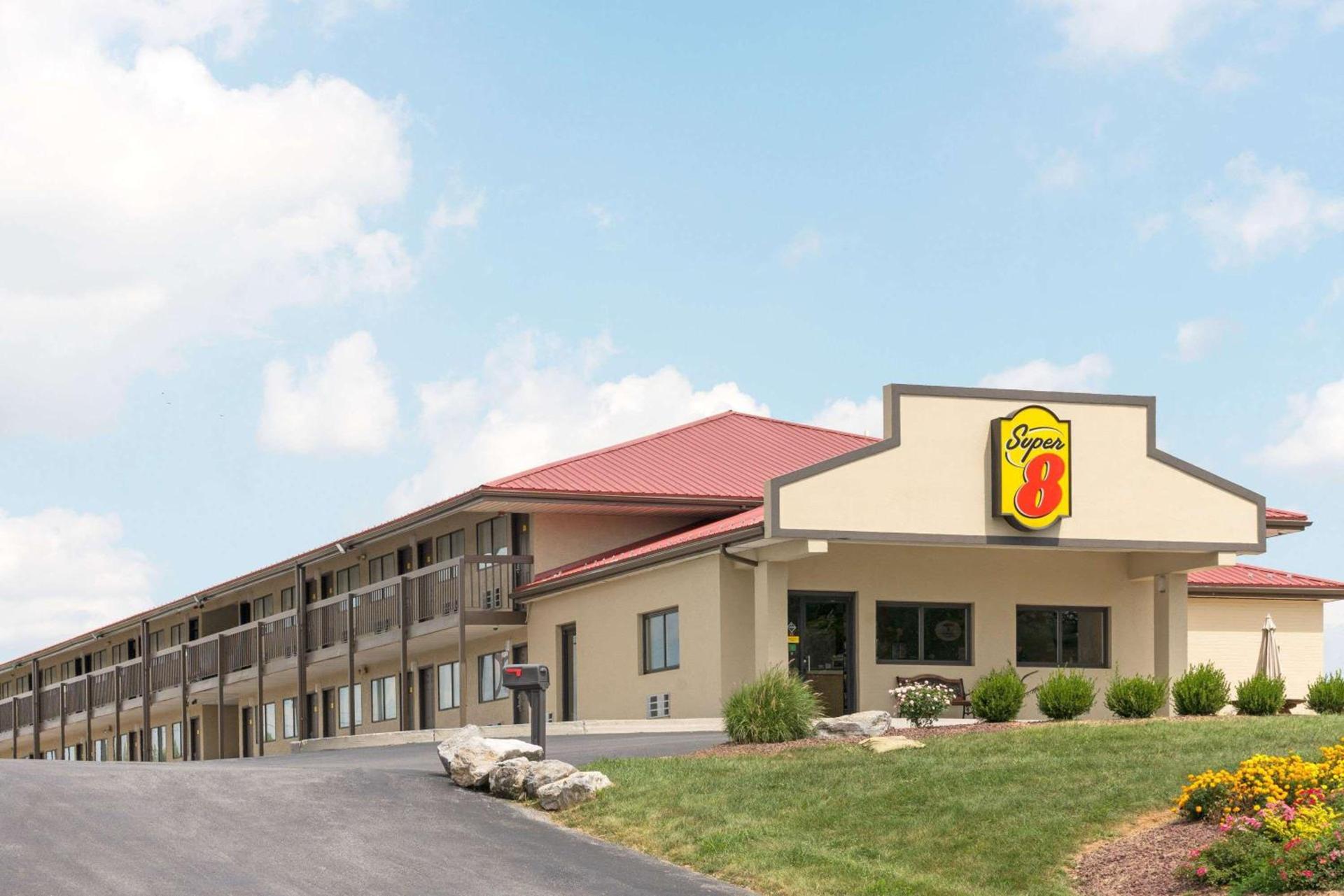 Super 8 by Wyndham Greencastle photo 1