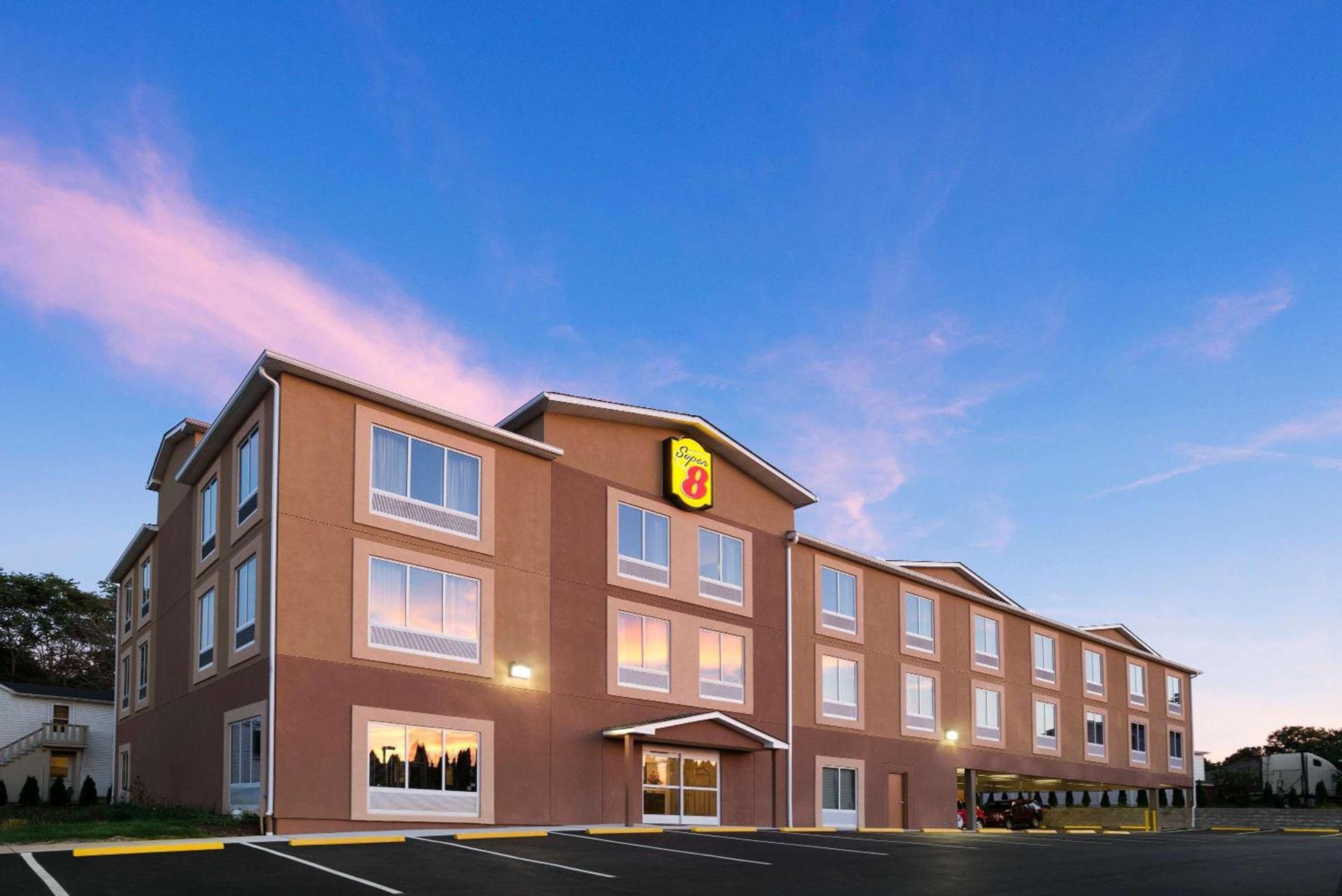 Super 8 by Wyndham Hershey Chocolate Avenue photo 31