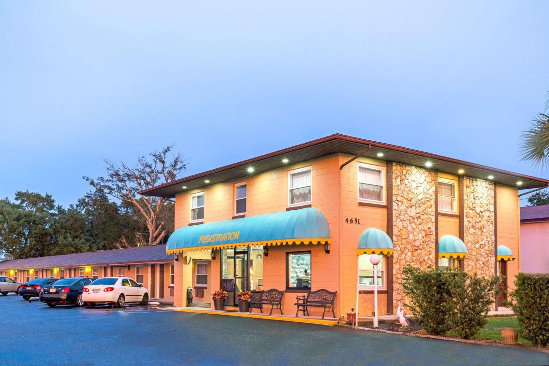 Knights Inn Kissimmee photo 1