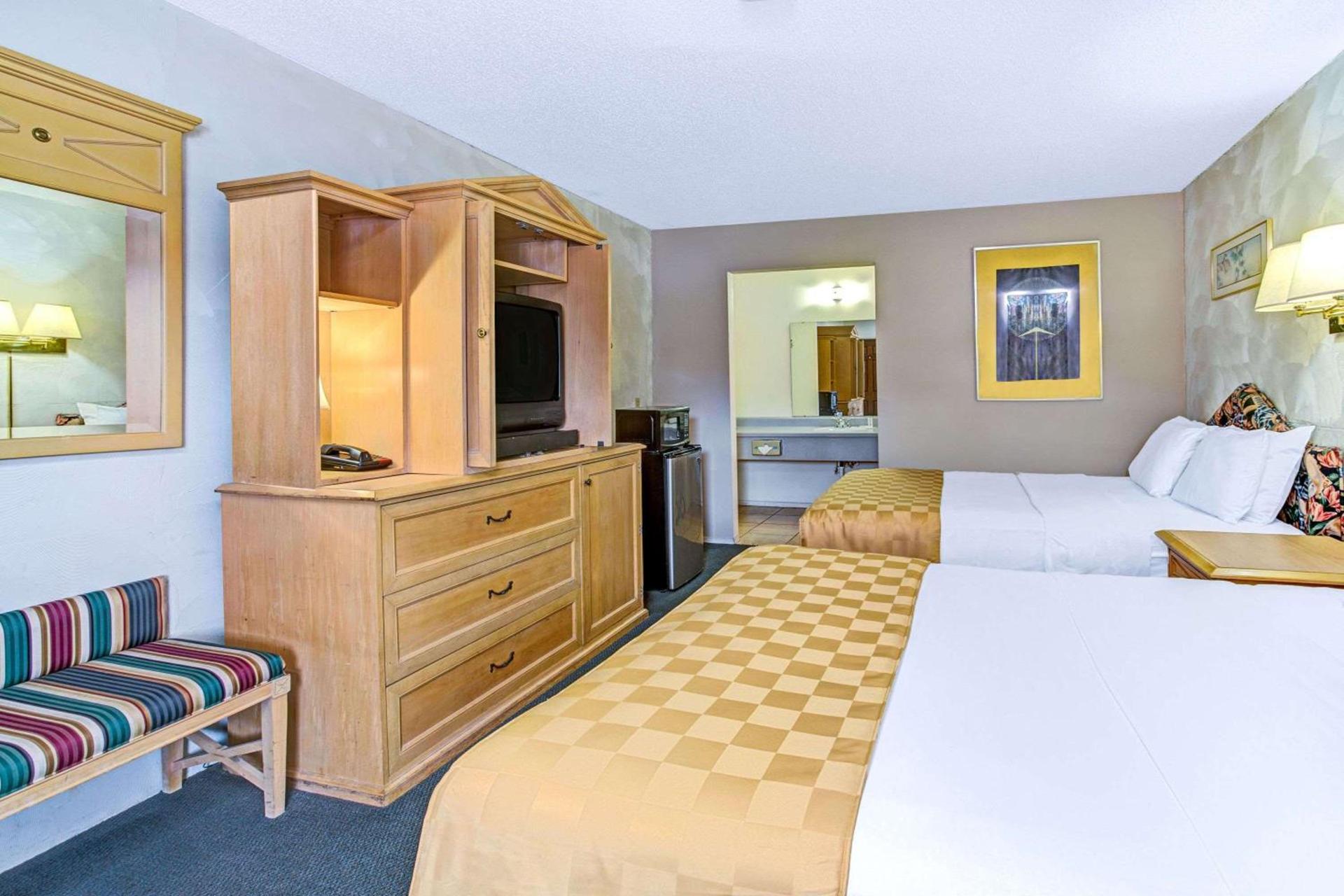 Knights Inn Kissimmee photo 9