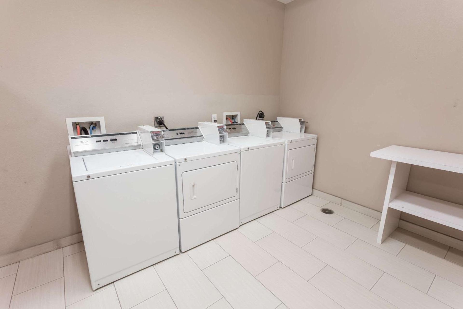 Atria Inn & Suites photo 34