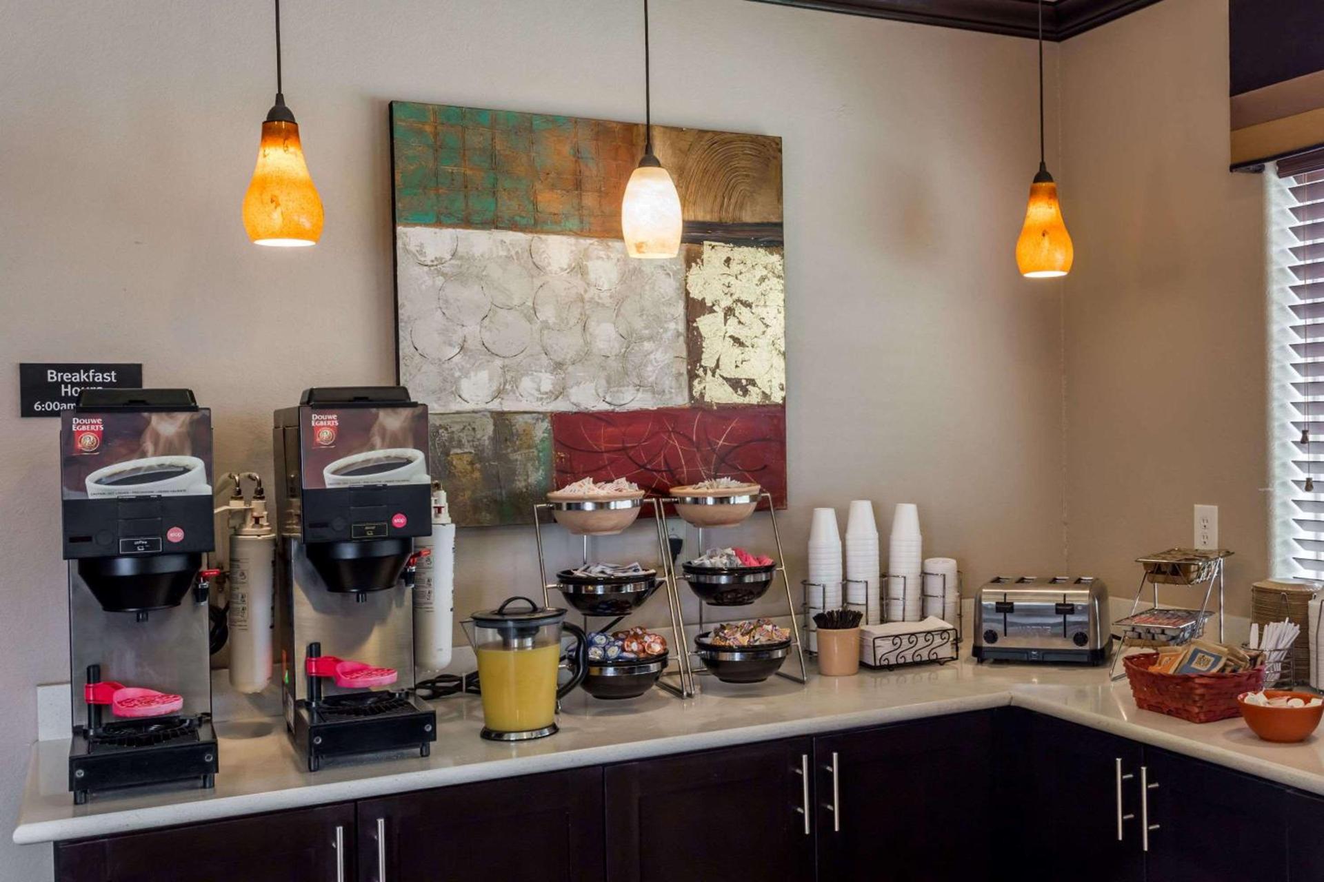 Atria Inn & Suites photo 35